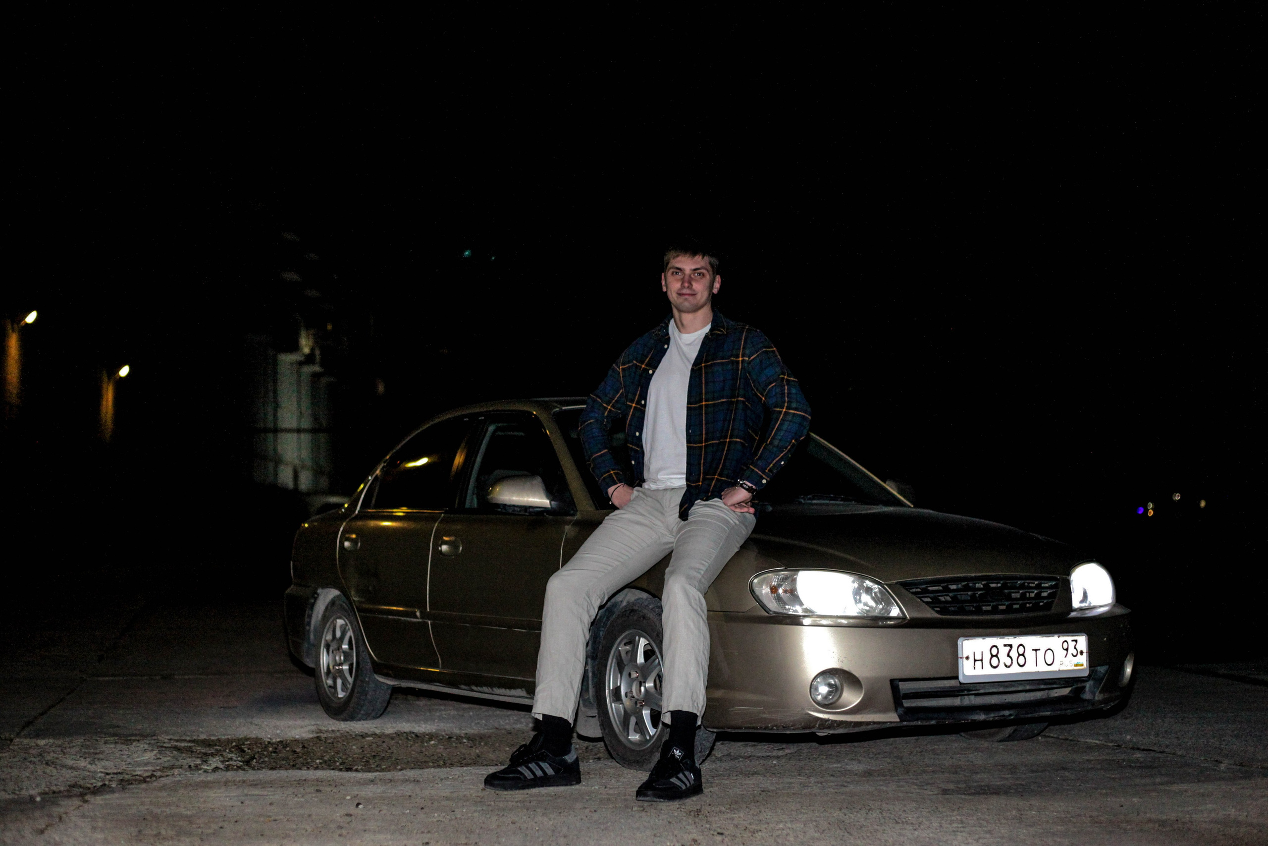 «Затянутая тишина: воспоминания прошлой жизни». Уличный фотограф Города N