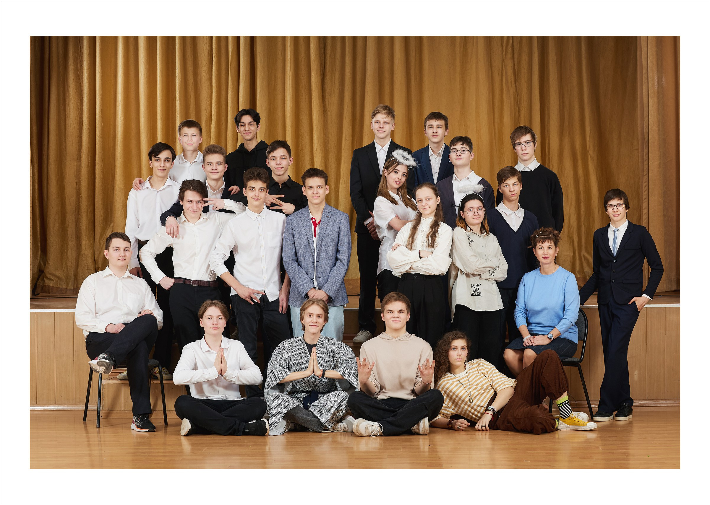 Выпускной альбом для 9 класс. Школьный фотограф Сергей Беликов