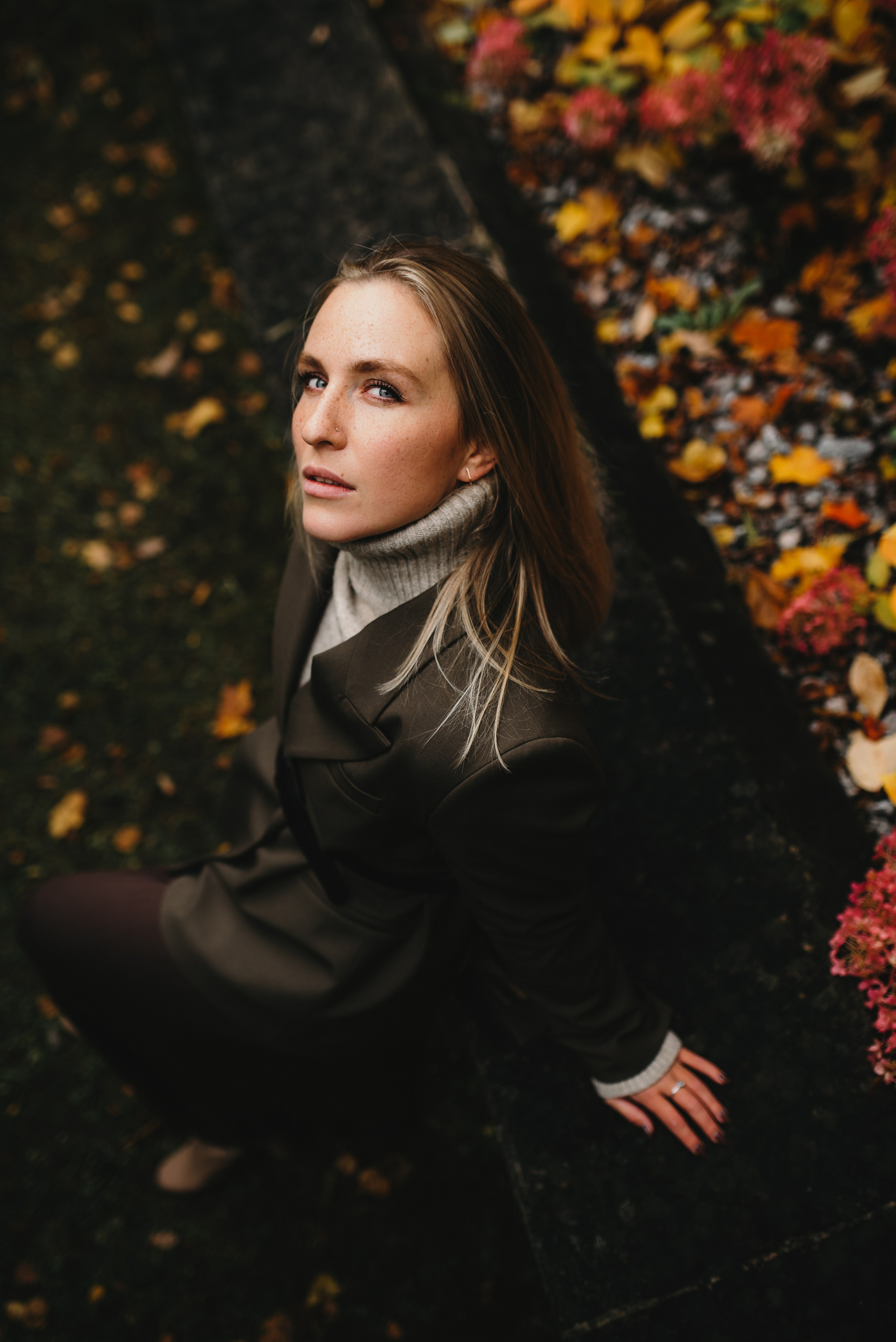 портретная фотосессия для девушки в парке