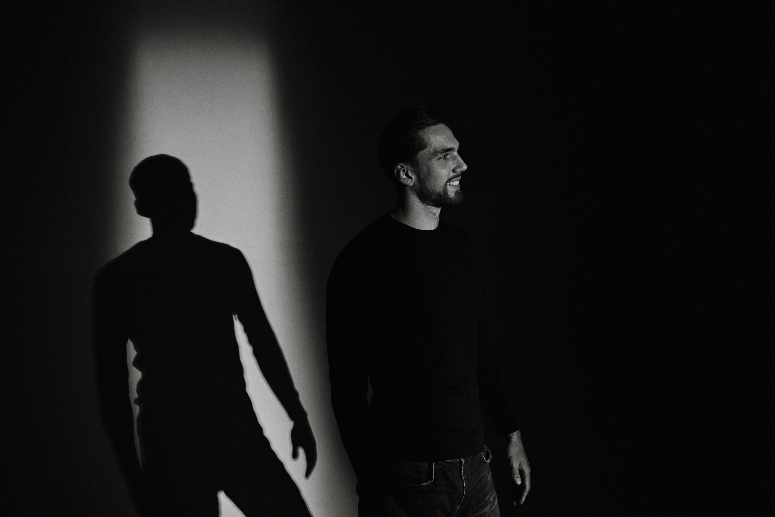 Мужская фотосессия в Воронеже с цветным светом