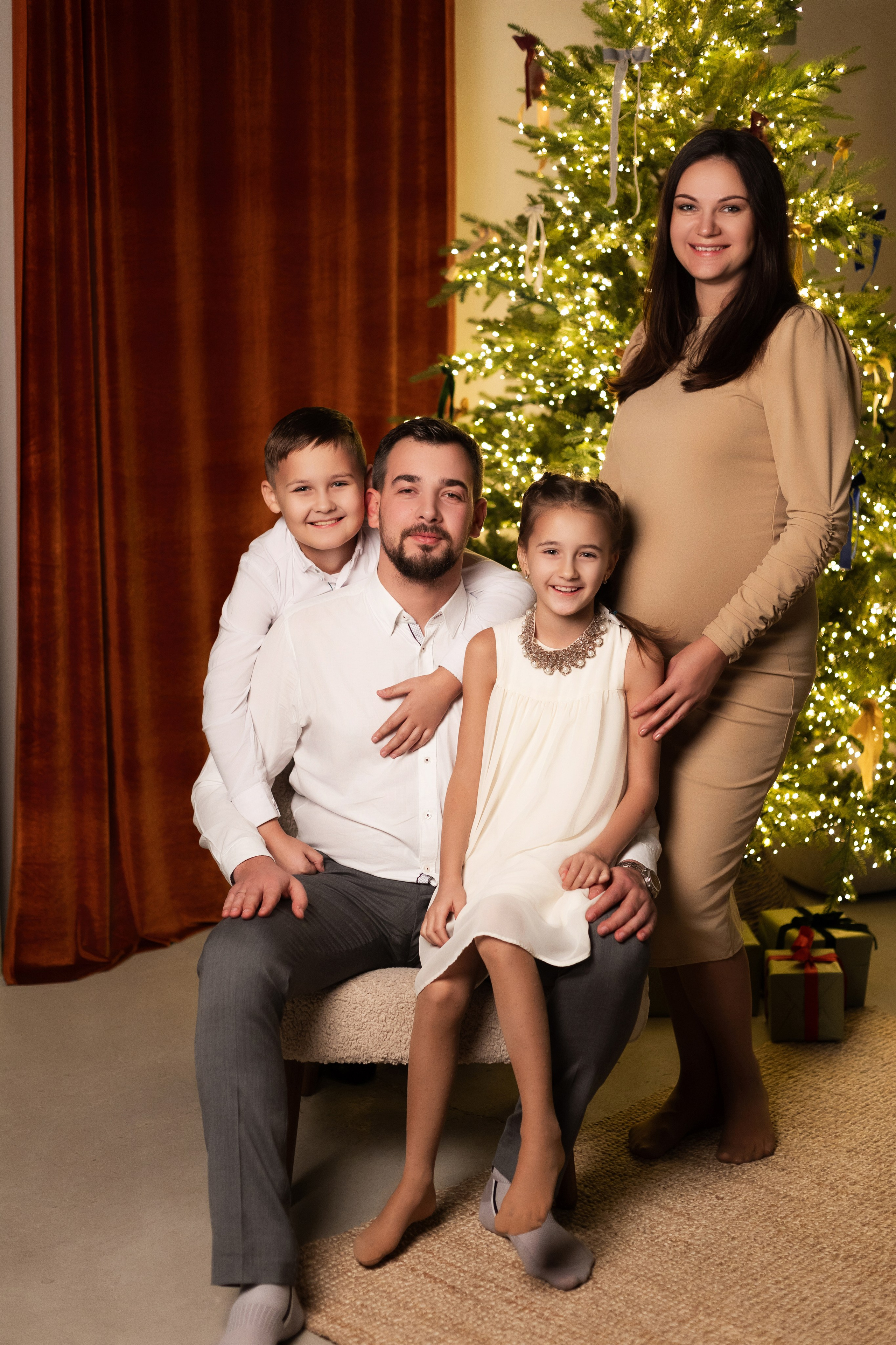 Ирина, Юрий, Влад и Милана. Фотограф ВИКА МЕДУЗА