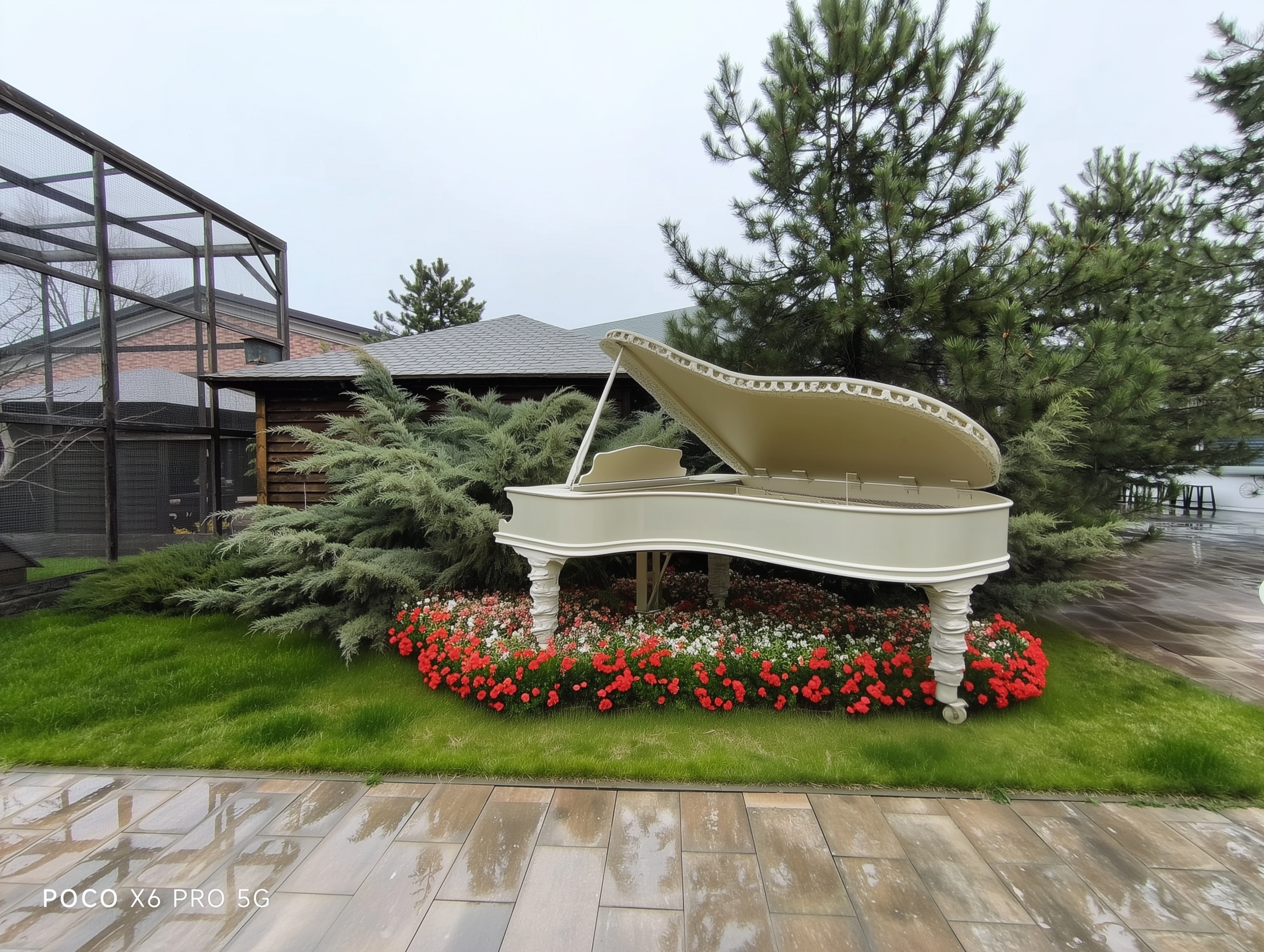 Разработка оформления Графского парка для LAZAR DECOR. Главная