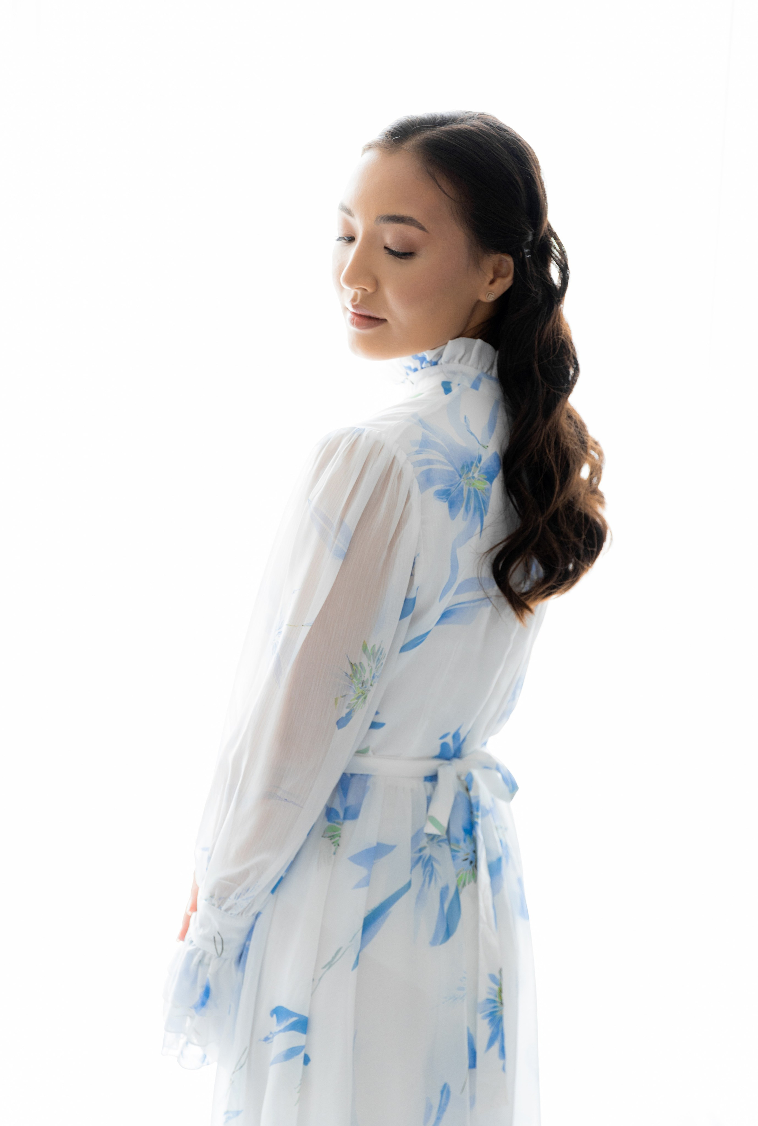 Жанна — сырга салу