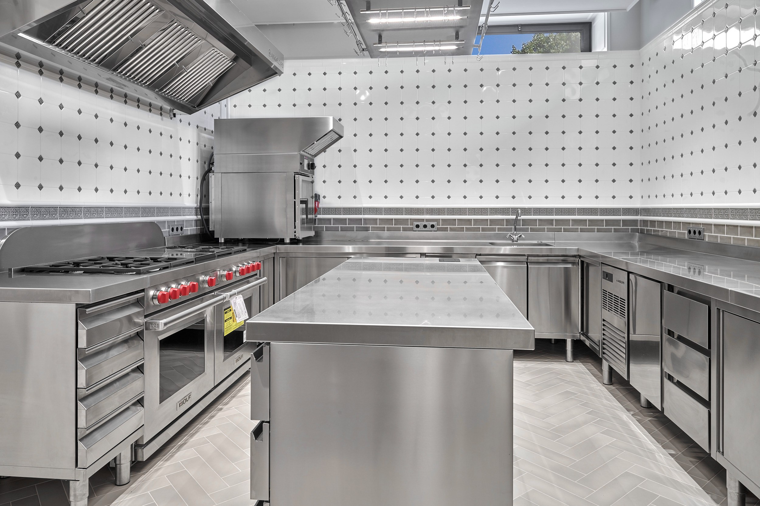 Профессиональная кухня Angelo Po. Предметный фотограф в Москве