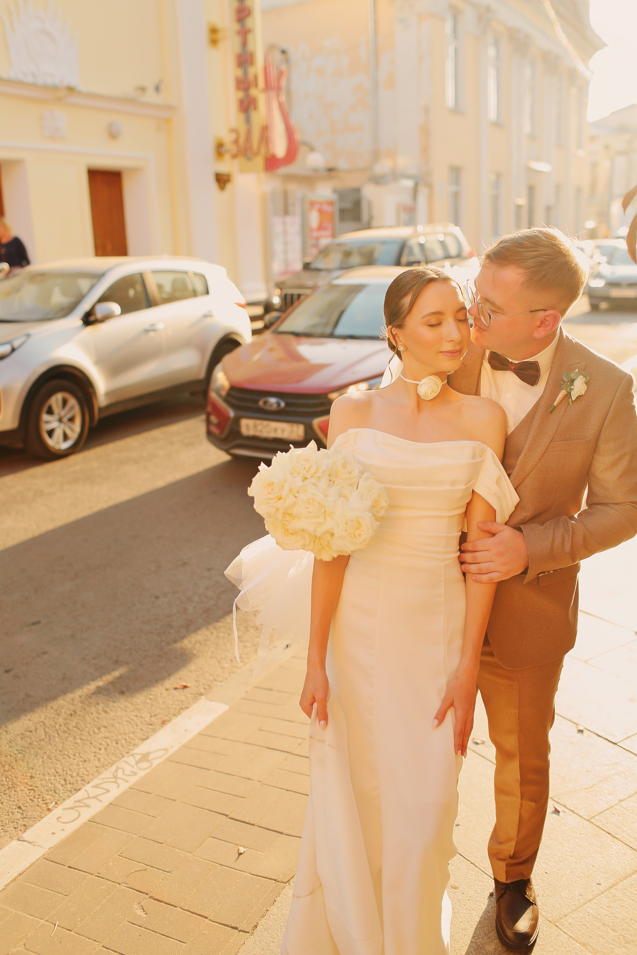 Свадебная осенняя фотосессия Ивана и Лидии в городе. Свадебный и репортажный фотограф в Ярославле и Санкт-Петербурге Роман Микрюков