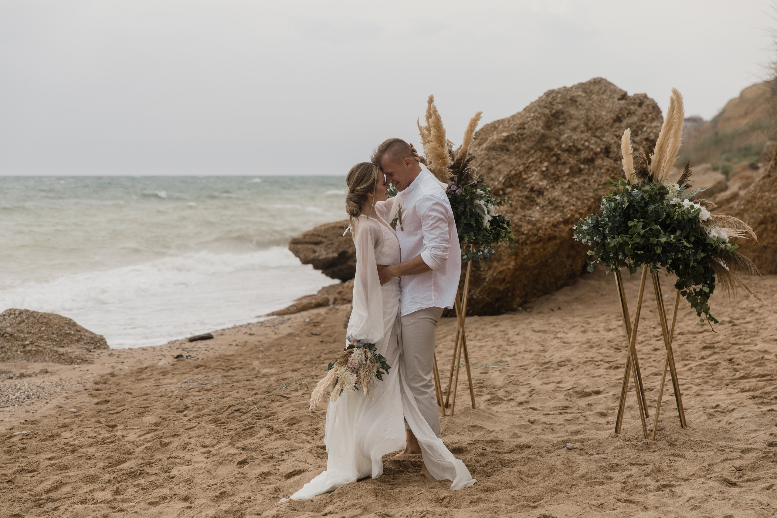 На берегу моря…. СВАДЕБНЫЙ ФОТОГРАФ В КРЫМУ И СЕВАСТОПОЛЕ