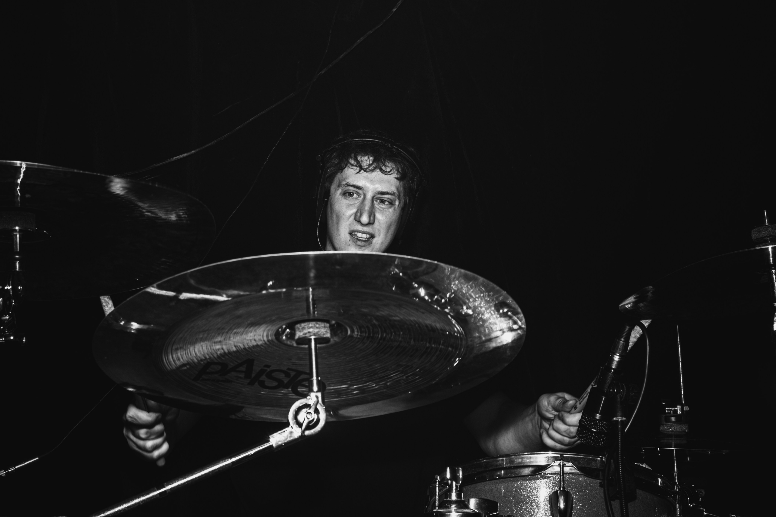 Laugar & Шумы Штормовых Широт & Пожары На Дальнем Севере 11.10.2025. Репортажный фотограф в Москве Legiodot