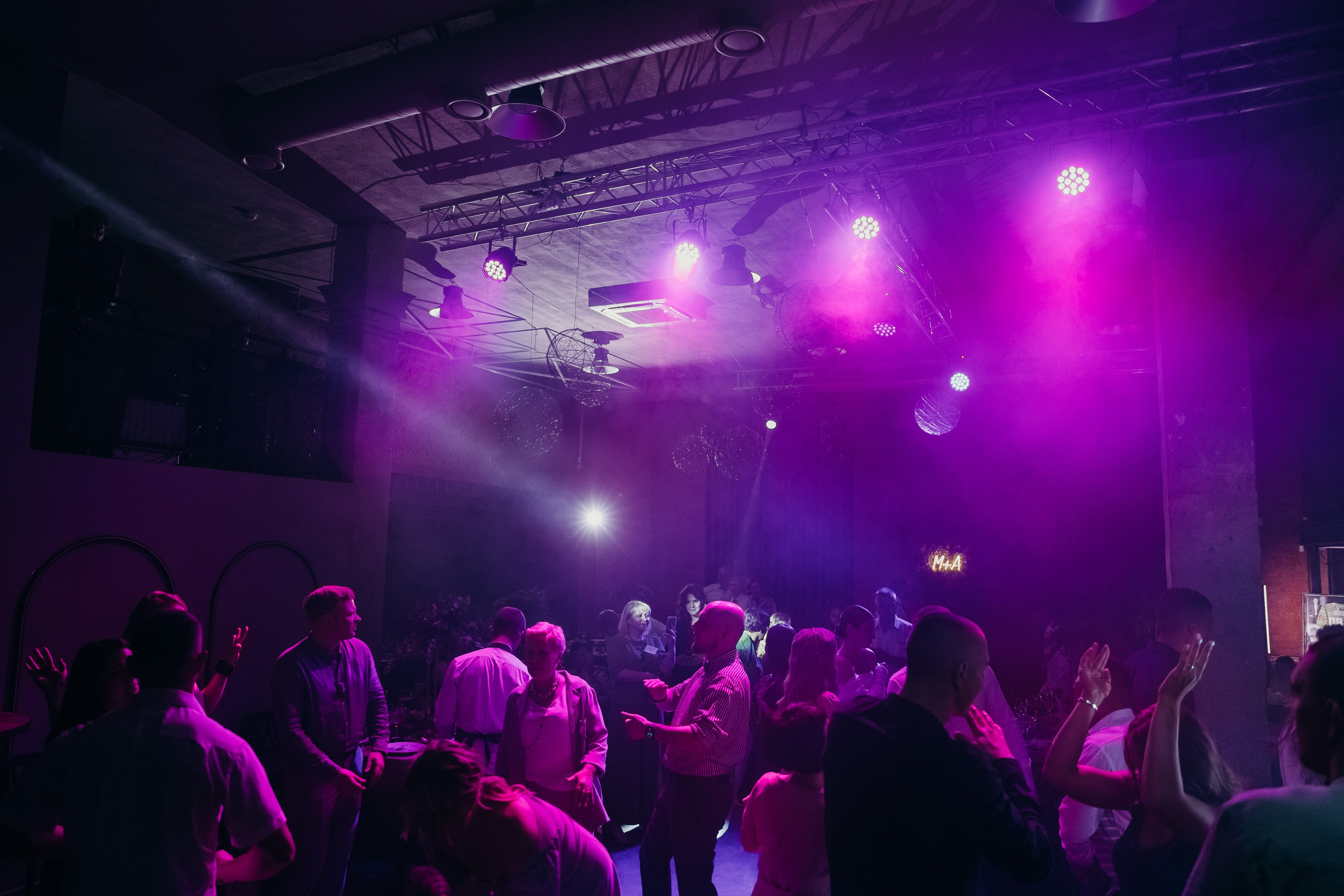 Счастье рядом. Свадебный фотограф-видеограф в Красноярске Евгений Константинопольский