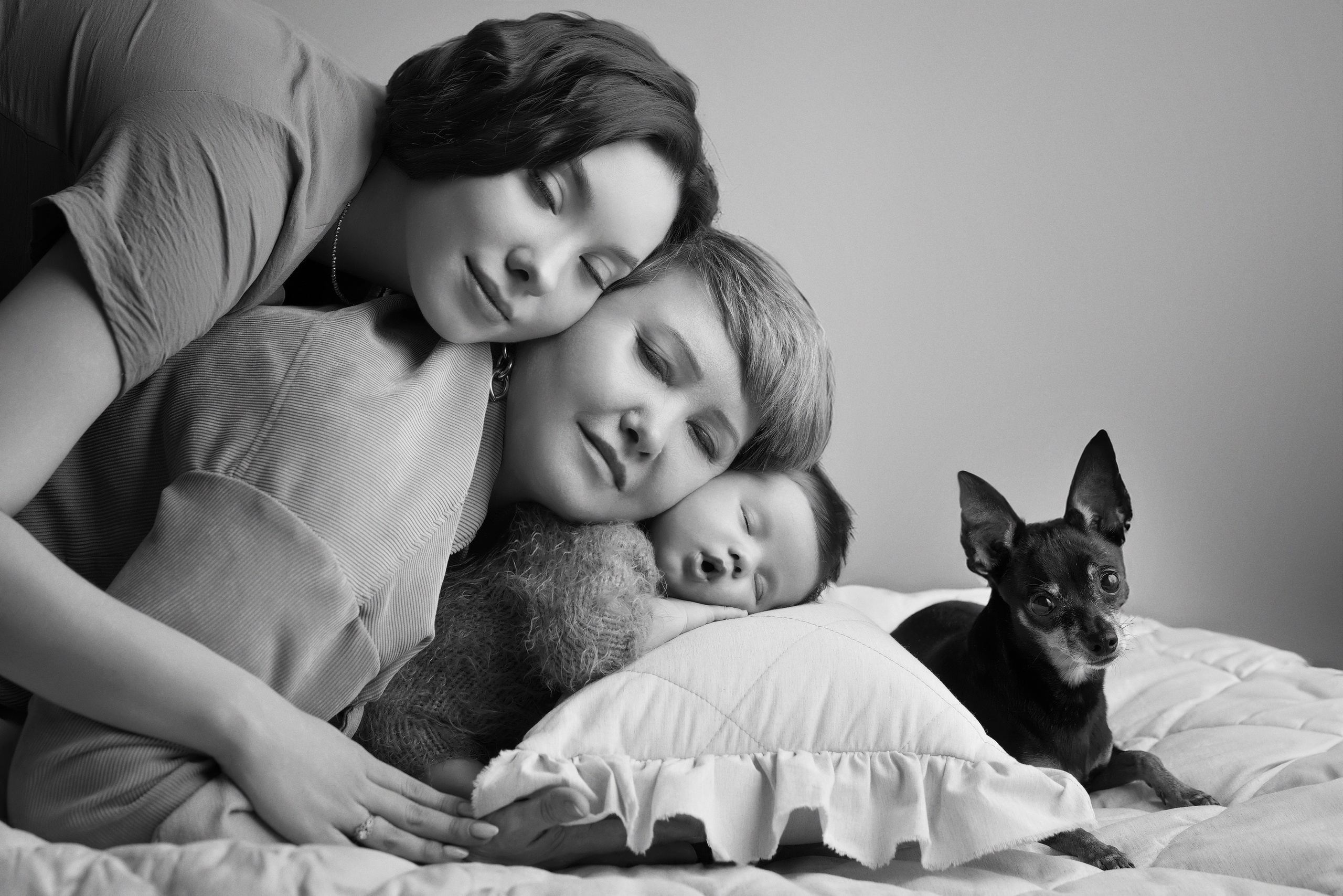 Фотосессия новорожденного с собакой. Фотограф новорожденных беременных в Тюмени Ткачук Татьяна