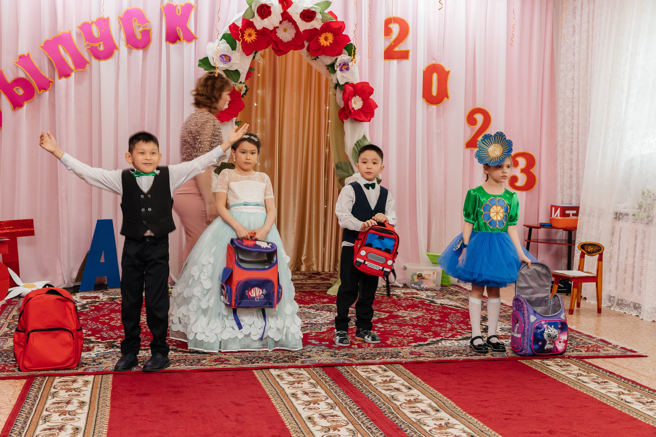 Выпускной Солнышко 2023. Воронистая Анастасия. Фотограф Якутия, Томпонский район