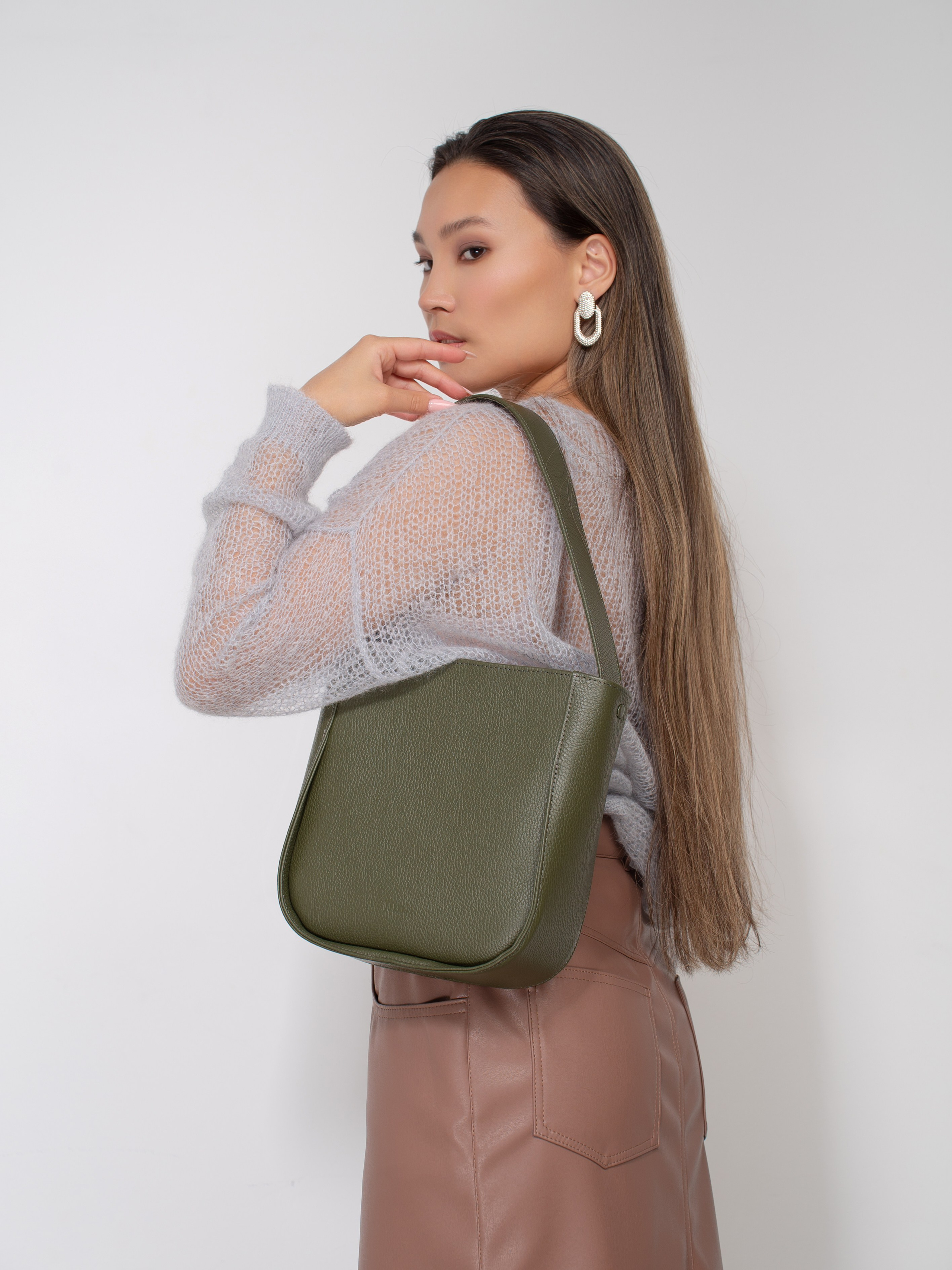 Камила, 42 р-р, 165 см. KED Production — продакшн из СПб. Создаём фото, видео и контент, который помогает брендам и селлерам продавать больше