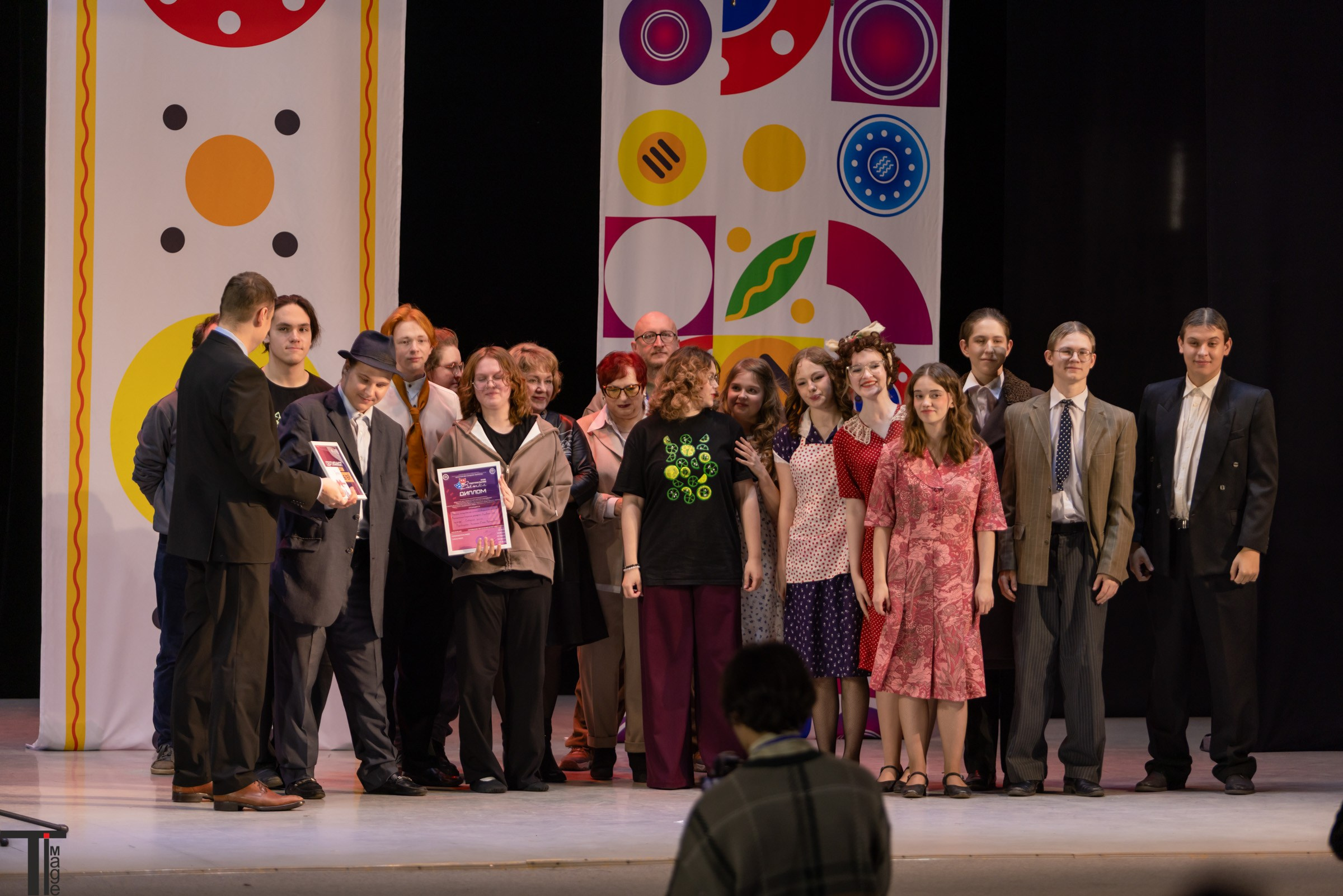 Театральная Вятка 2025. Имидж Технологии — репортажная фотография в Кирове Кировской области. Производство сувенирных магнитов, заливных этикеток и значков