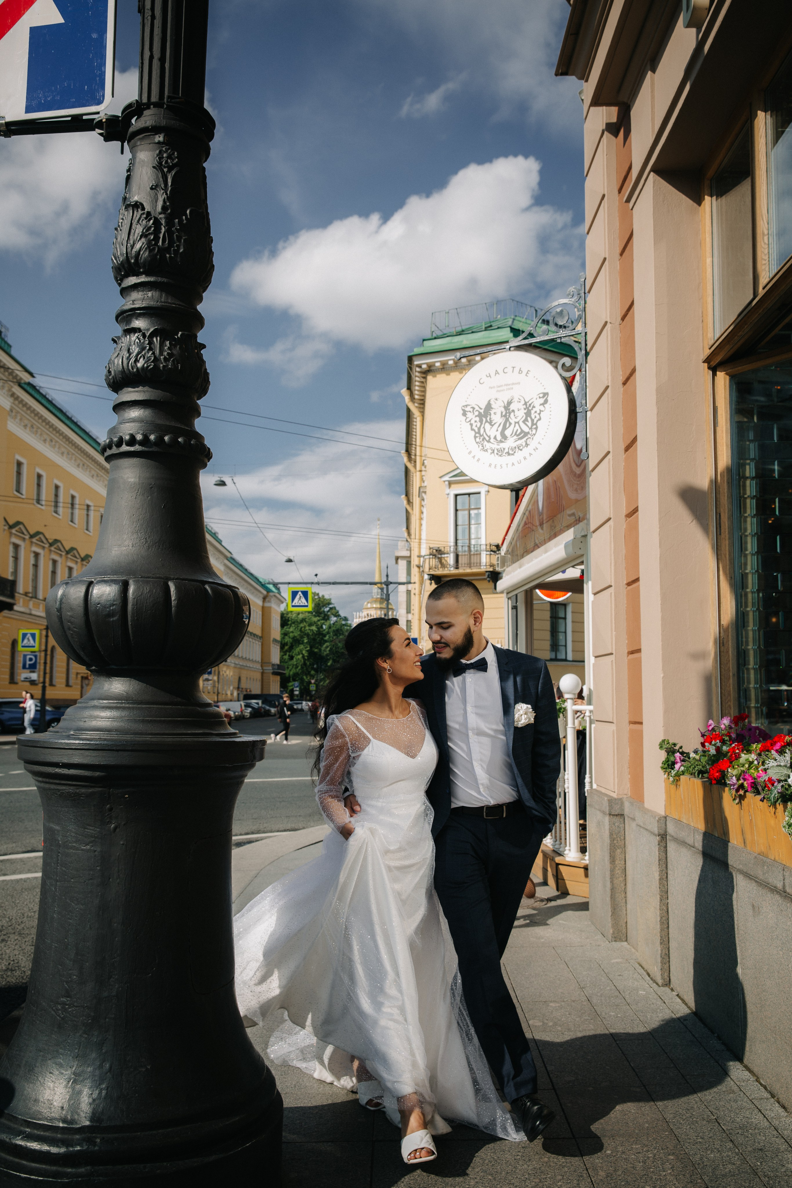 ВЫБОРГСКИЙ ЗАГС | июль, центр. Свадебный фотограф в Санкт-Петербурге Полина Корзухина