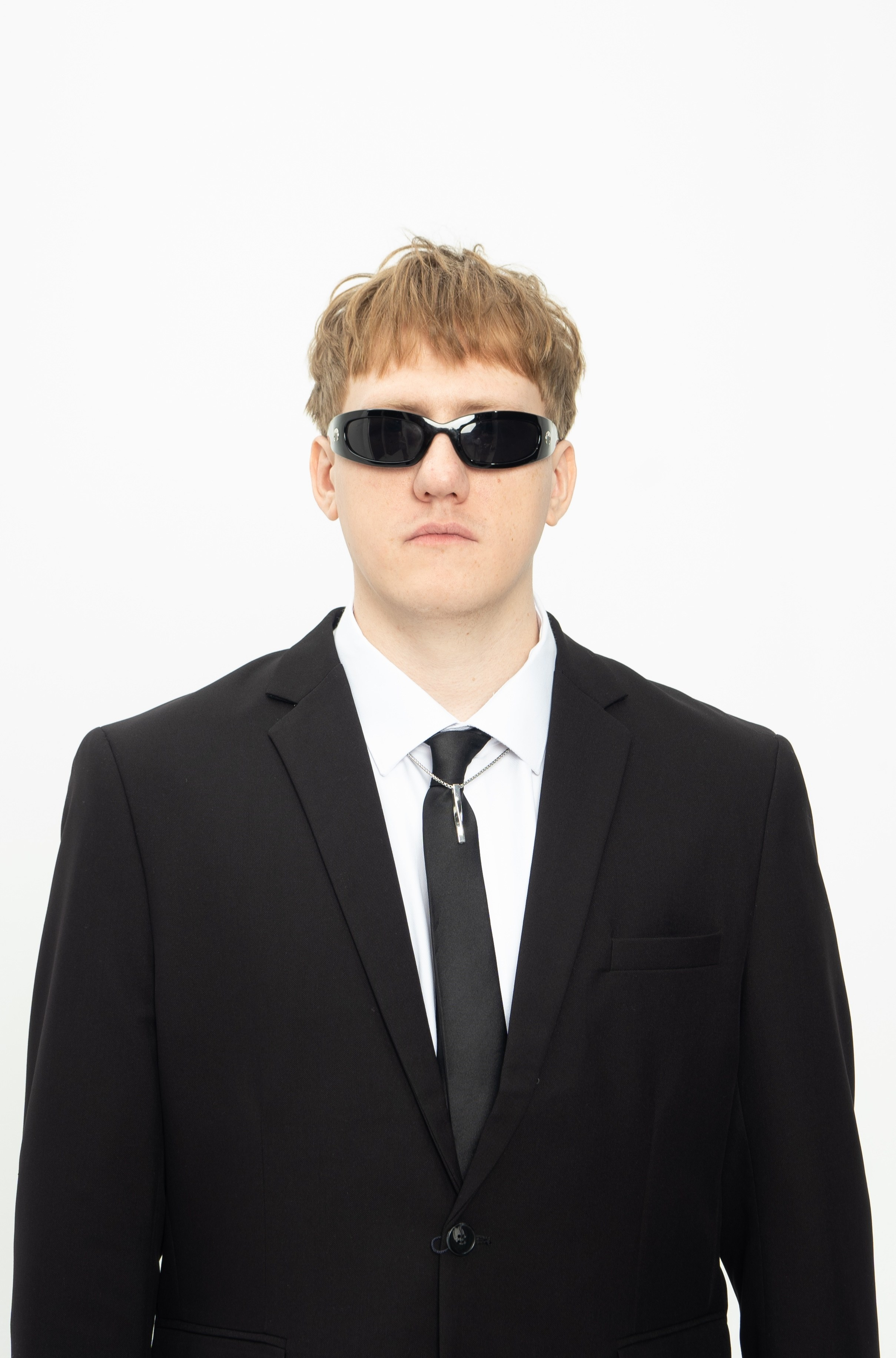 Artists. Full production: photo, video, ai