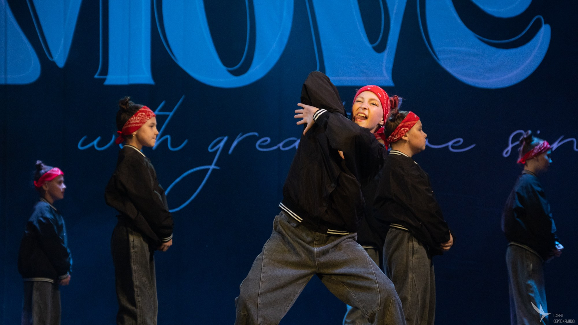 Отчётный концерт танцевальной студии «MOVE UP. Репортажный фотограф в Казани Павел Серпокрылов