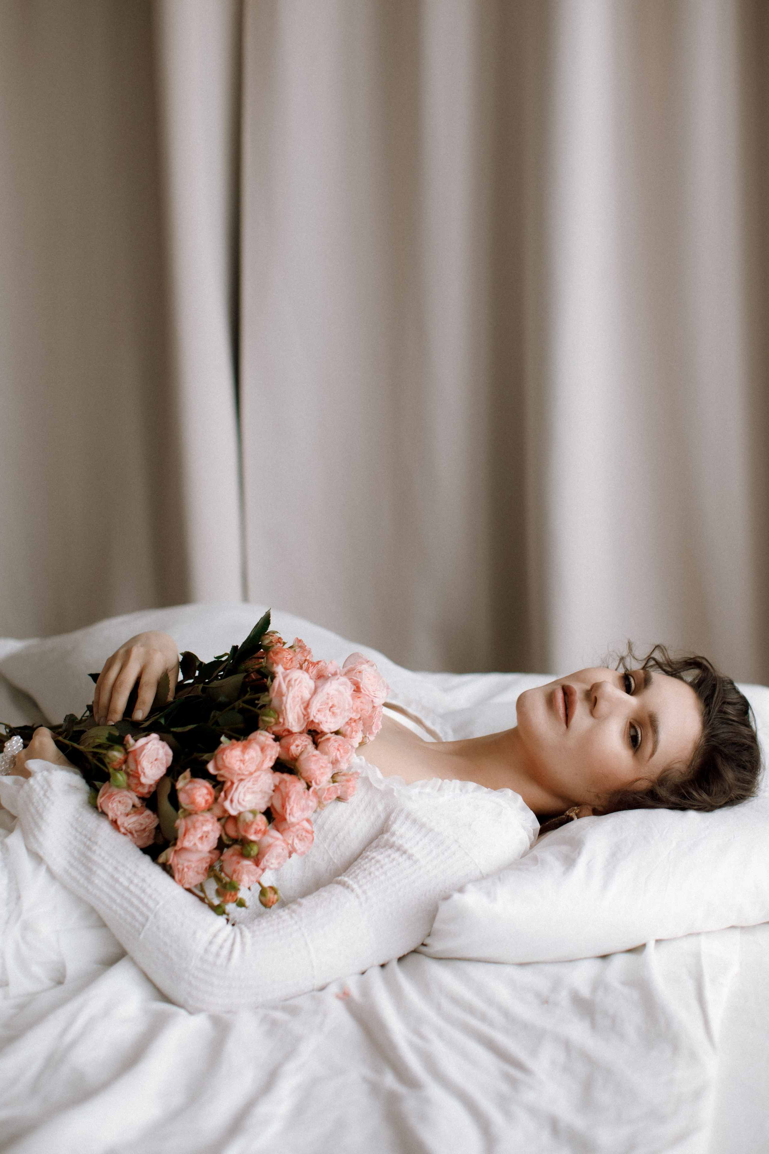 Валерия. Фотосессия с цветами+серия в ЧБ. Фотограф в Москве Ольга Сатони