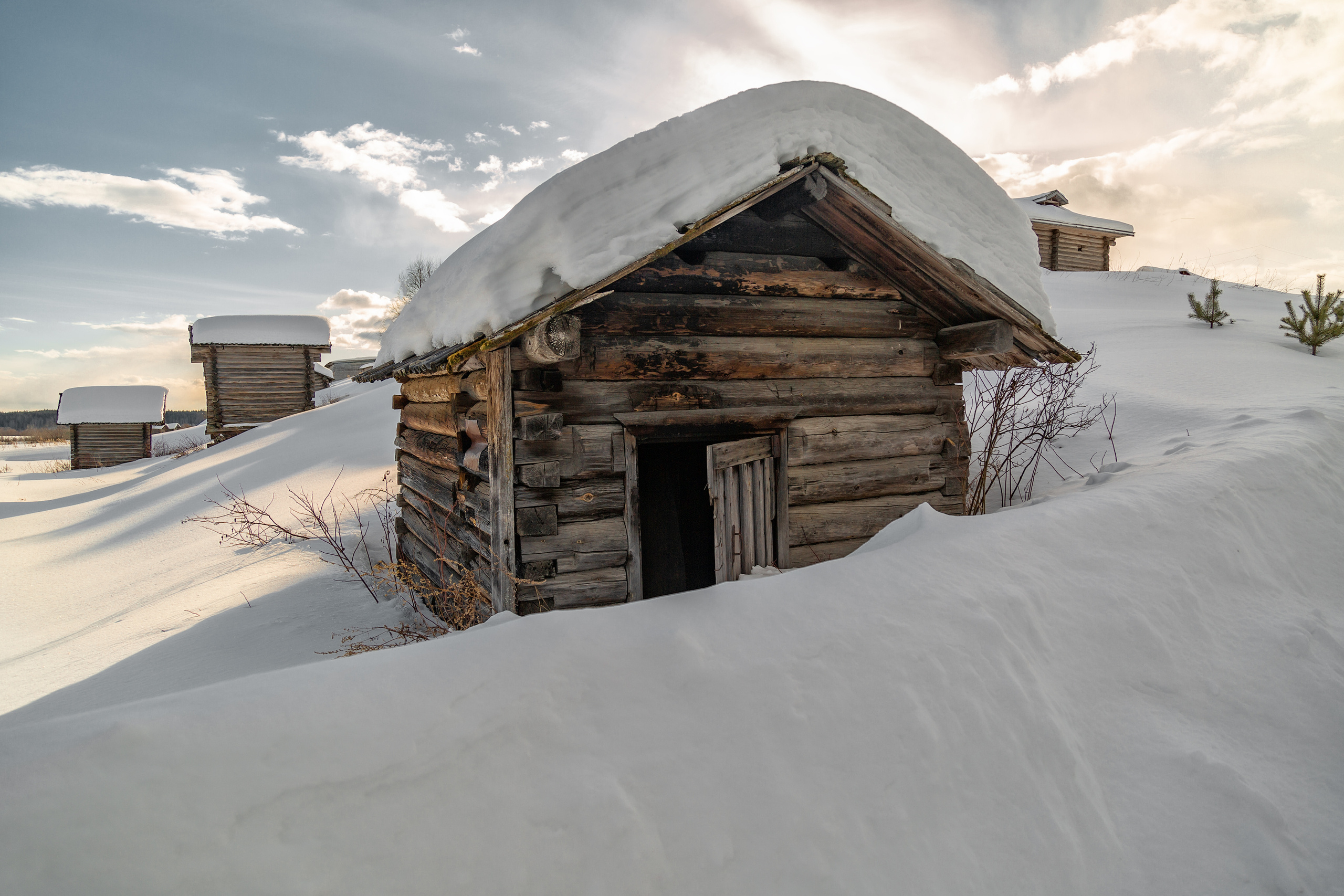 Снежные суметы. Амбарный городок зимой.