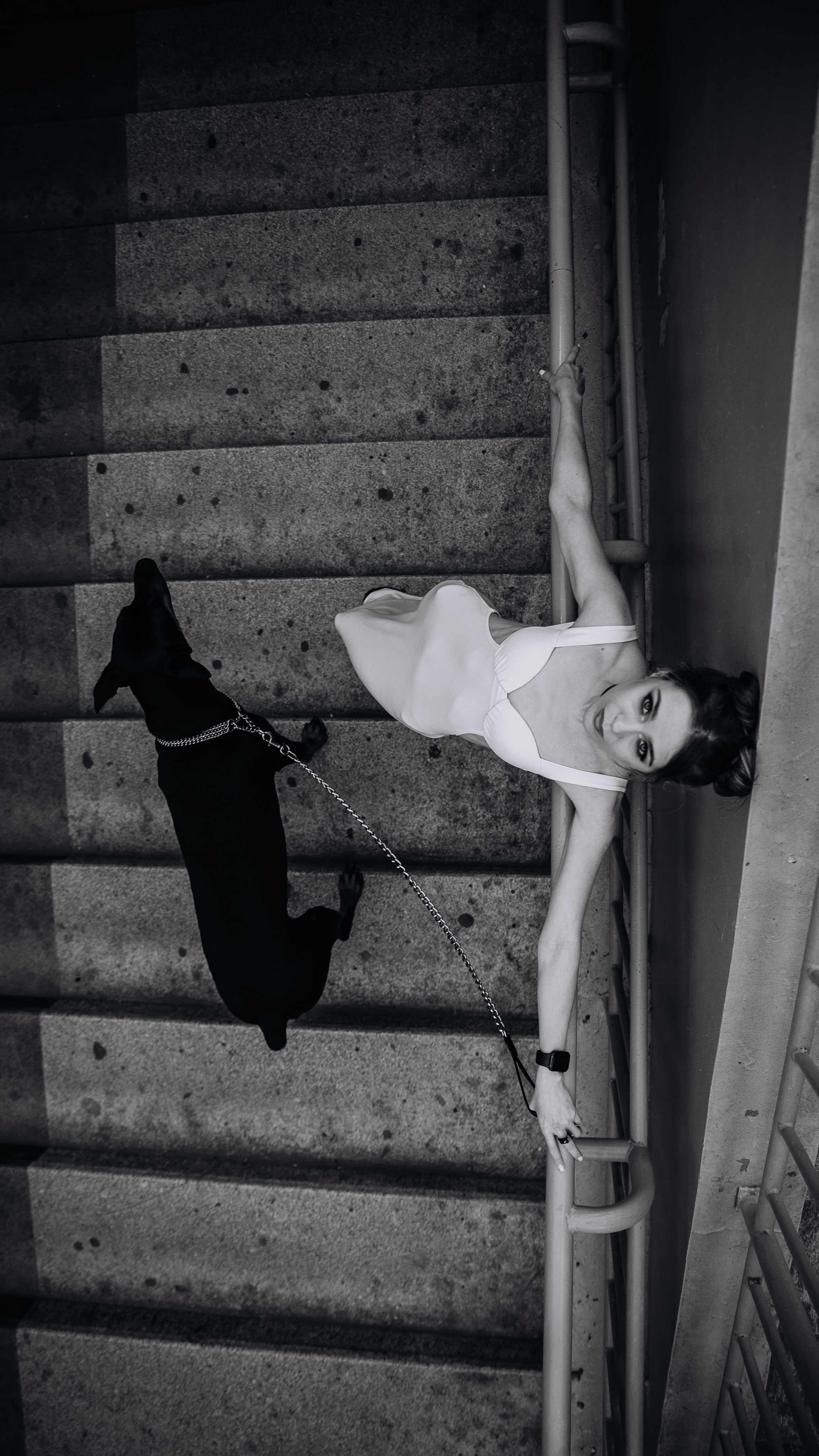 Ира и доберман. Семейный фотограф в Красноярске