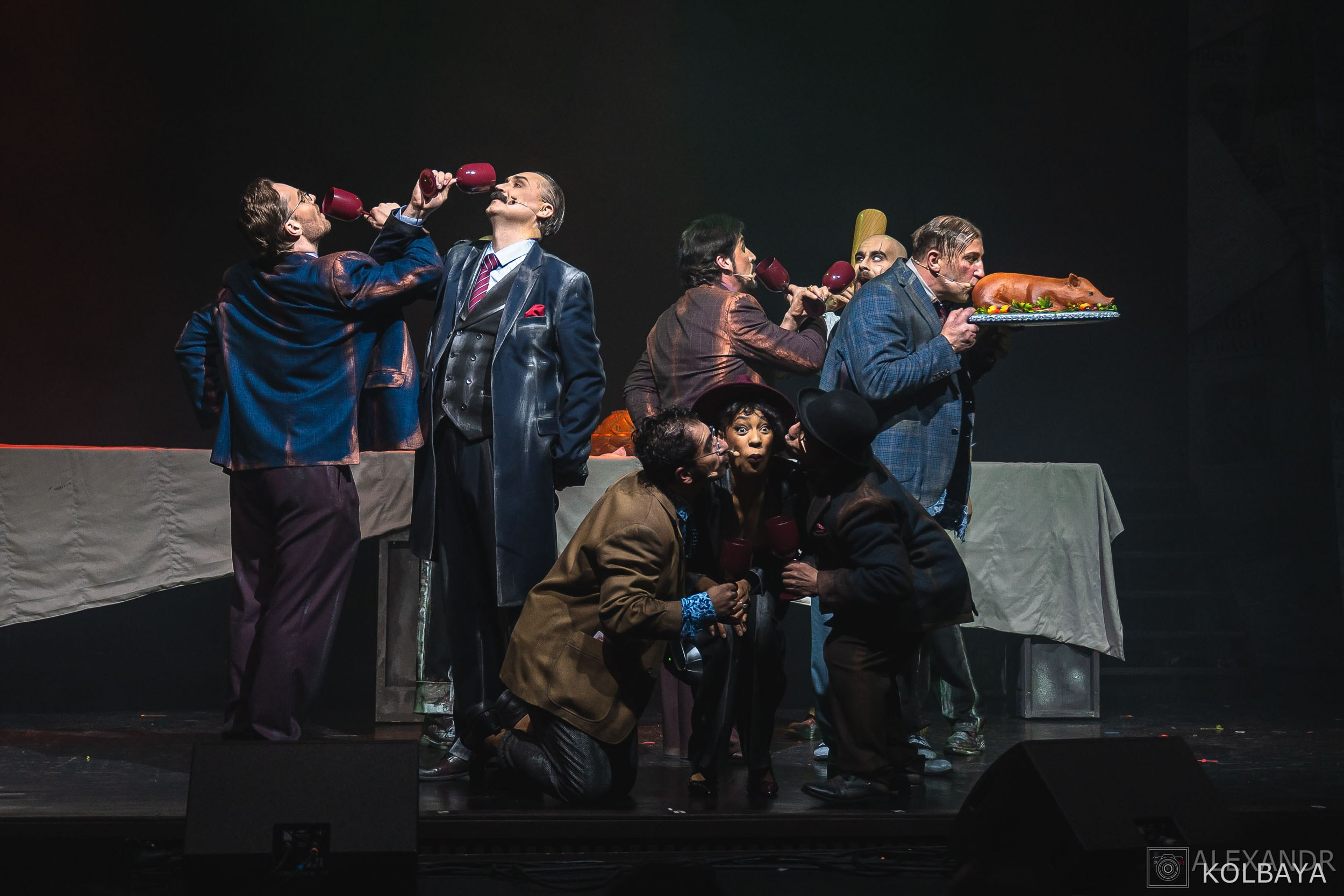 Фотографии со спектакля «Однажды в городе N». Концертный и театральный репортажный фотограф в Москве Александр Колбая