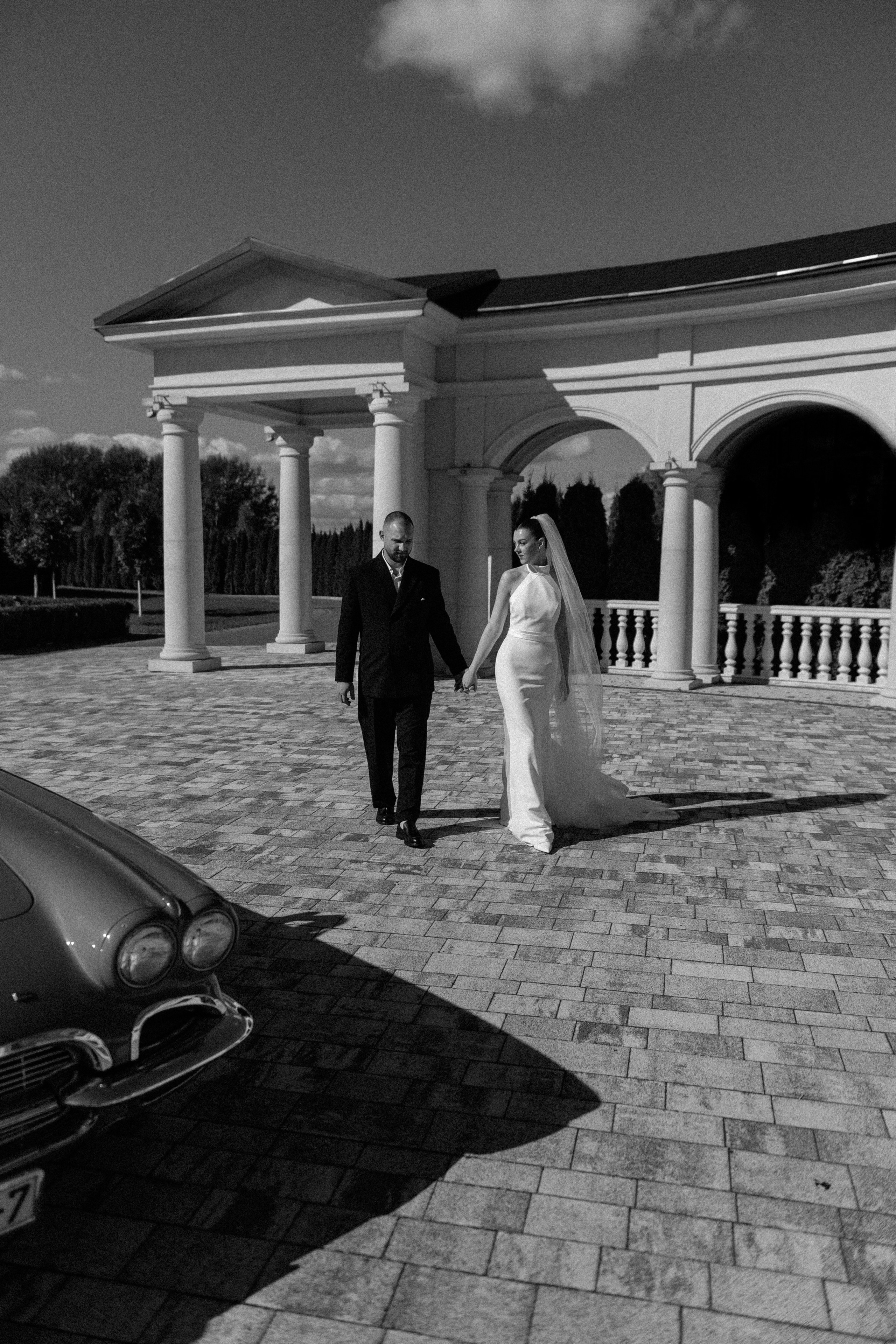 Wedding day in VERSAL PARK. Wedding PHOTOGRAPHER Andrew Vnukov