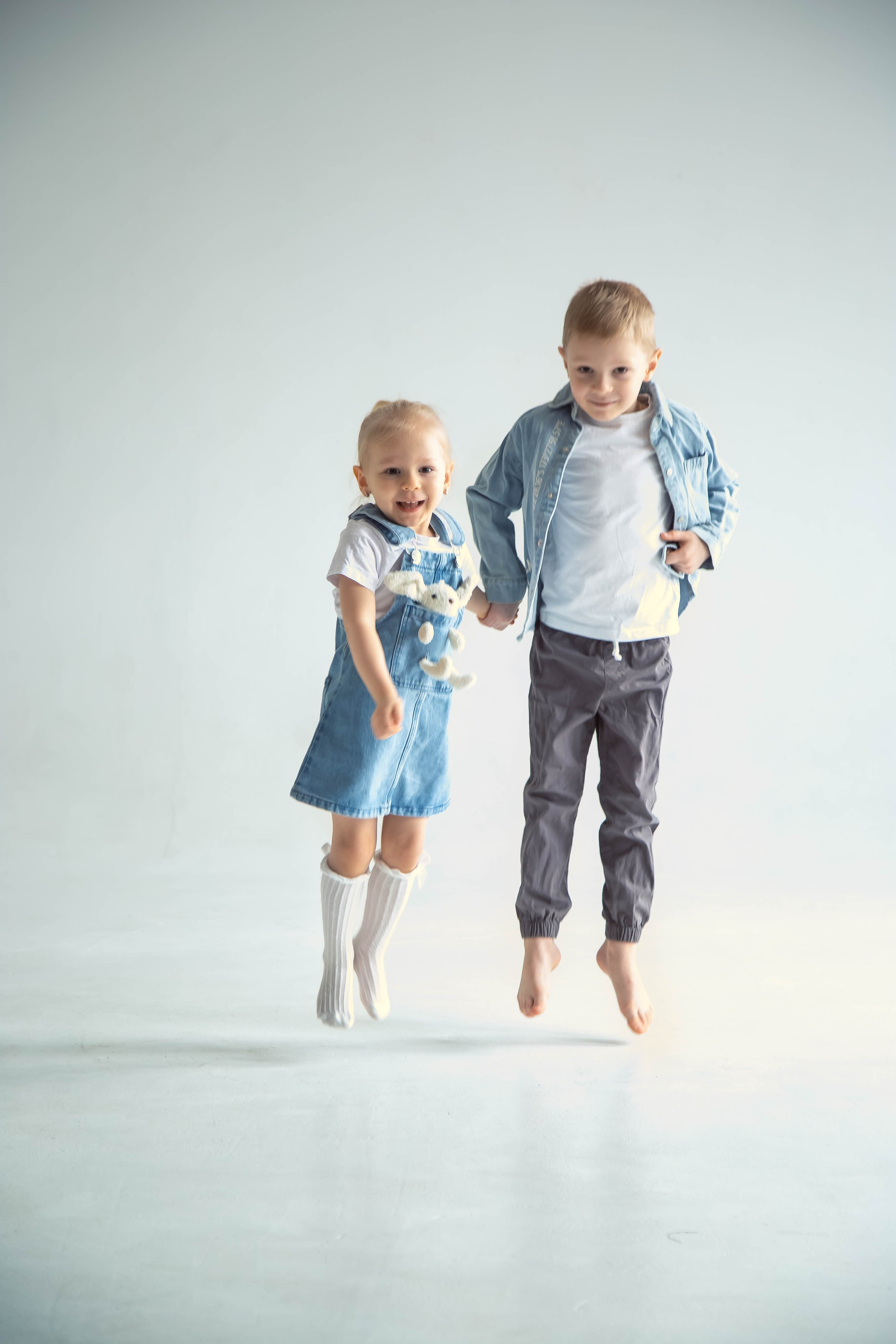 Семейная фотосессия в студии в Москве. Семейный фотограф в Москве Влада Лунина