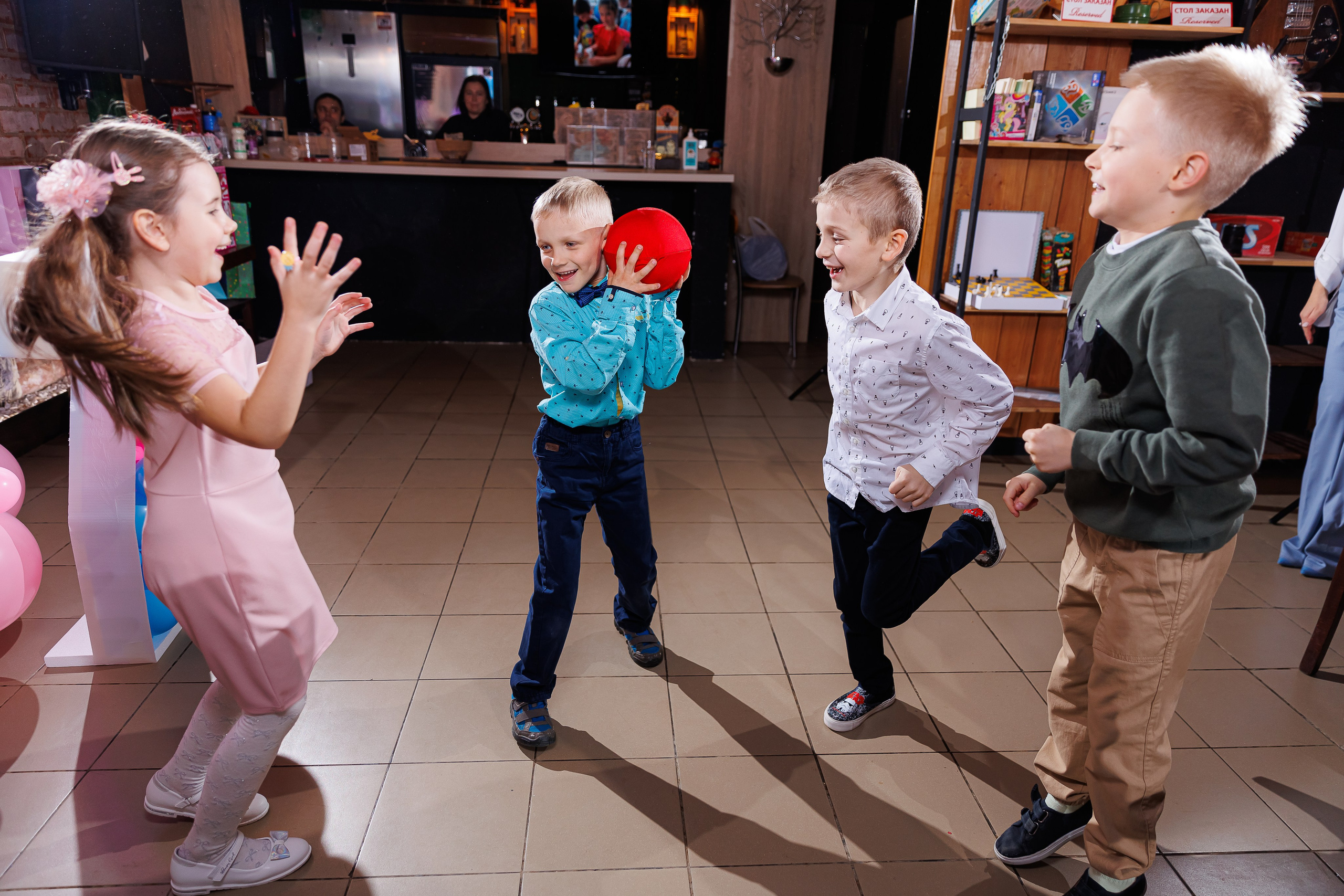 День рождения Насти «Pop-it». Семейный и детский фотограф Комина Елена, Власиха, Одинцово