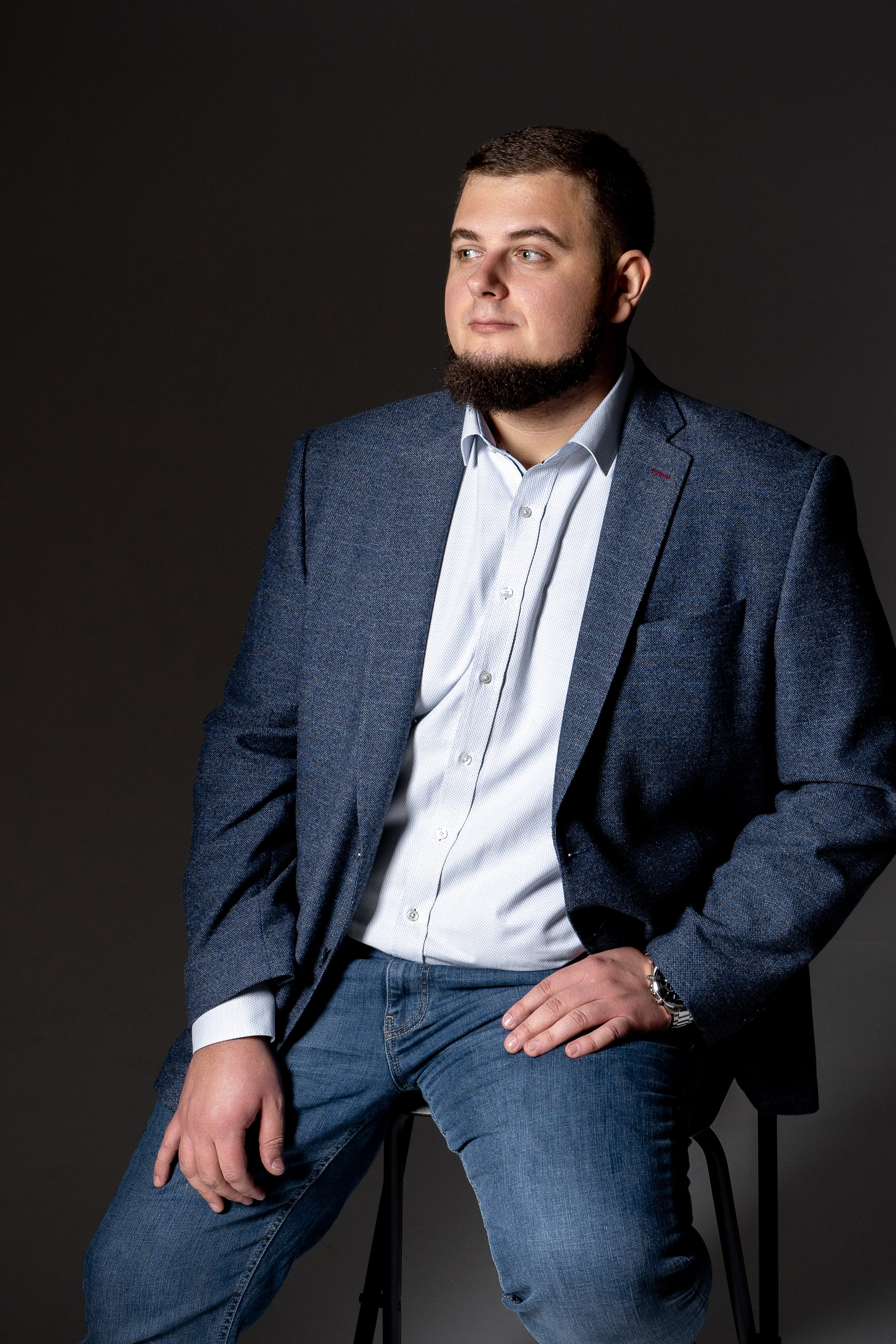 Мужская фотосессия в Москве. Мужской портрет. Мужской фотограф. Фотографии мужчин. Контент для мужчины. Бизнес портрет. Фотосессия для бизнеса.