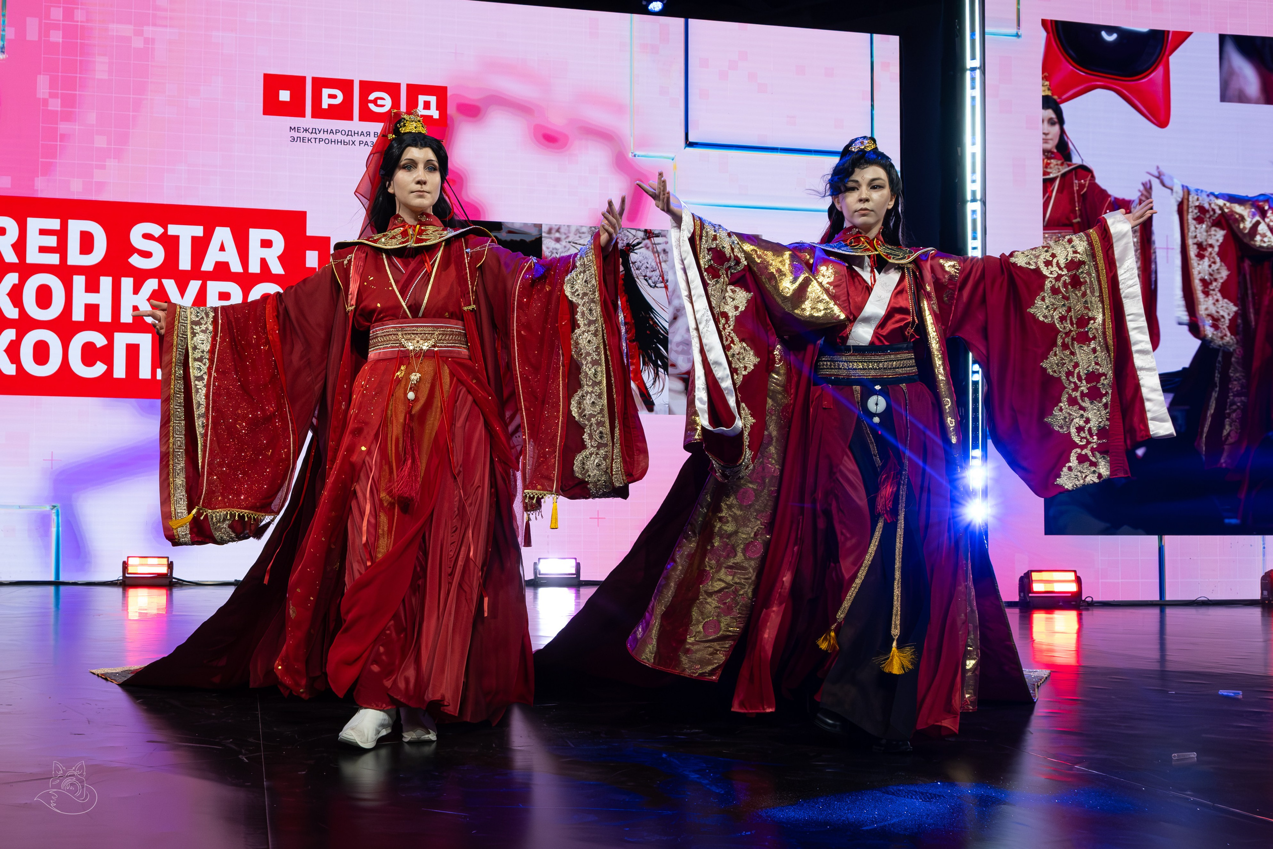 Сцена РЭД ЭКСПО 2024. Косплей фотограф