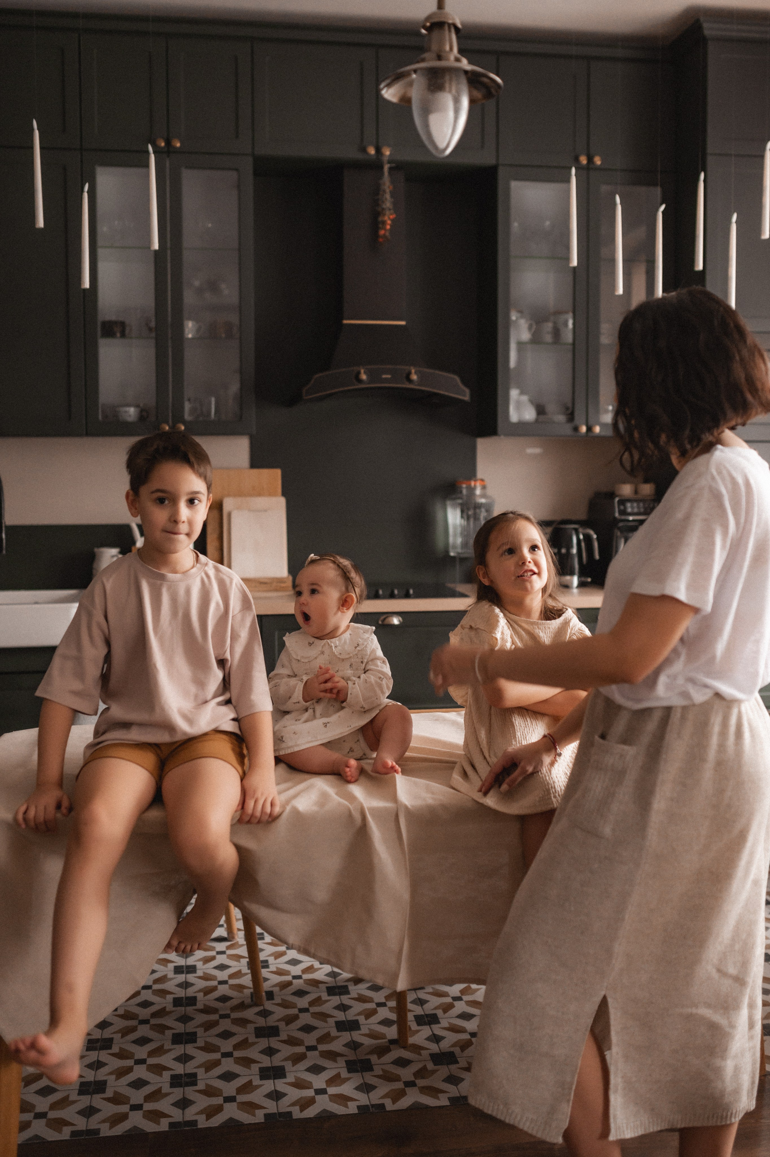 Полина, Дима, Мия и Эмма дома. Семейный и свадебный lifestyle-фотограф в Москве Мария Петрова