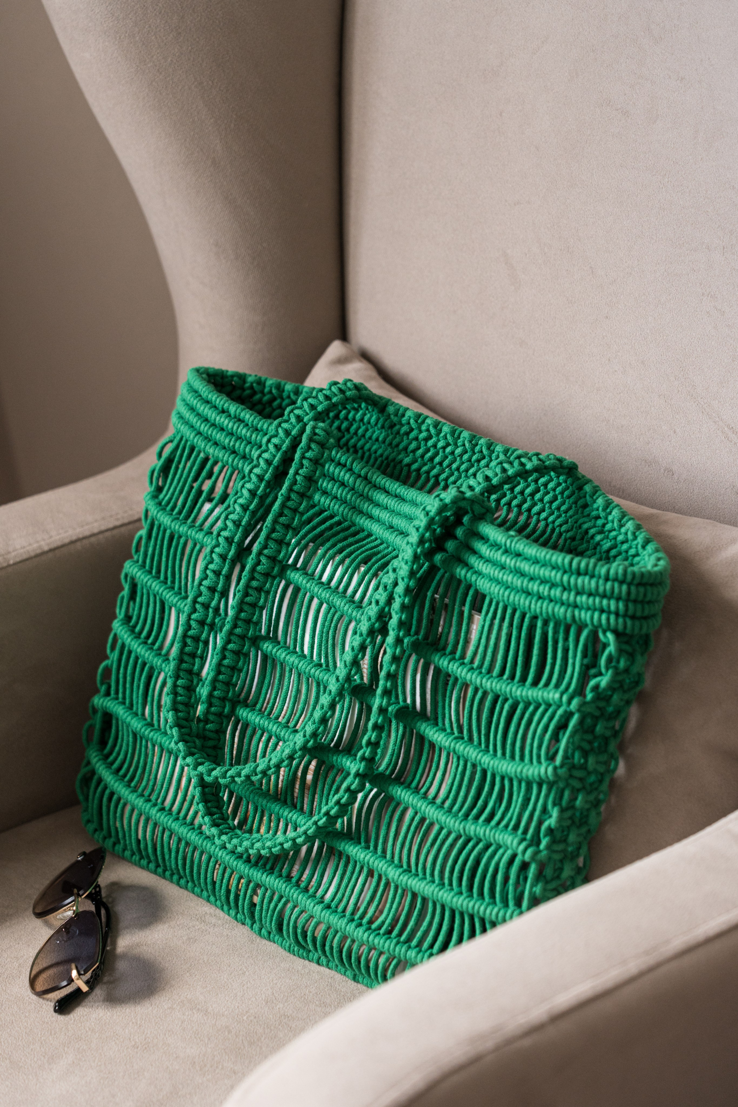 Предметная фотосъемка плетеных сумок макраме для маркетплейсов в интерьере Барнаул