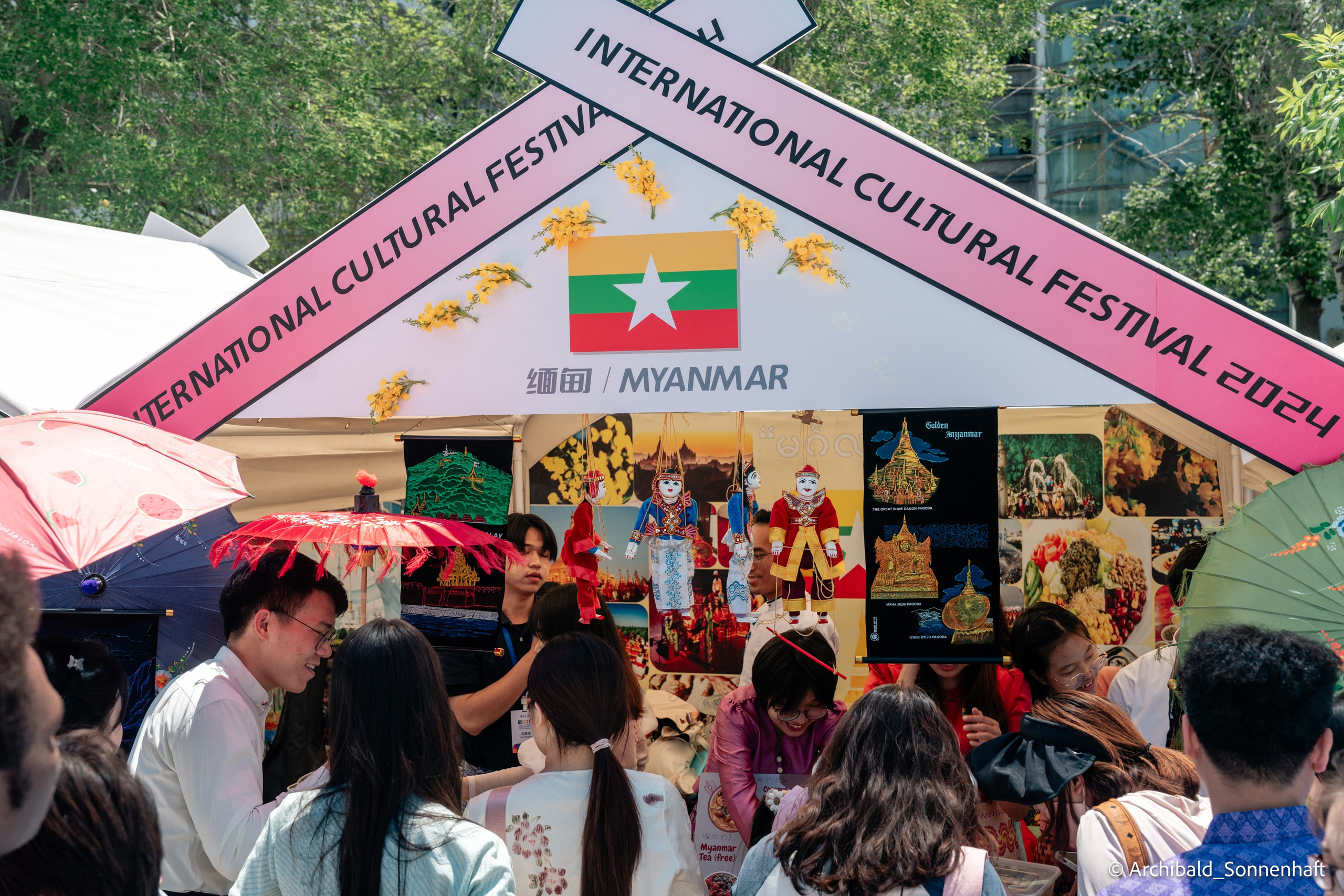 TJU Cultural Festival. Photographer in Guangzhou, China. Archibald Sonnenhaft