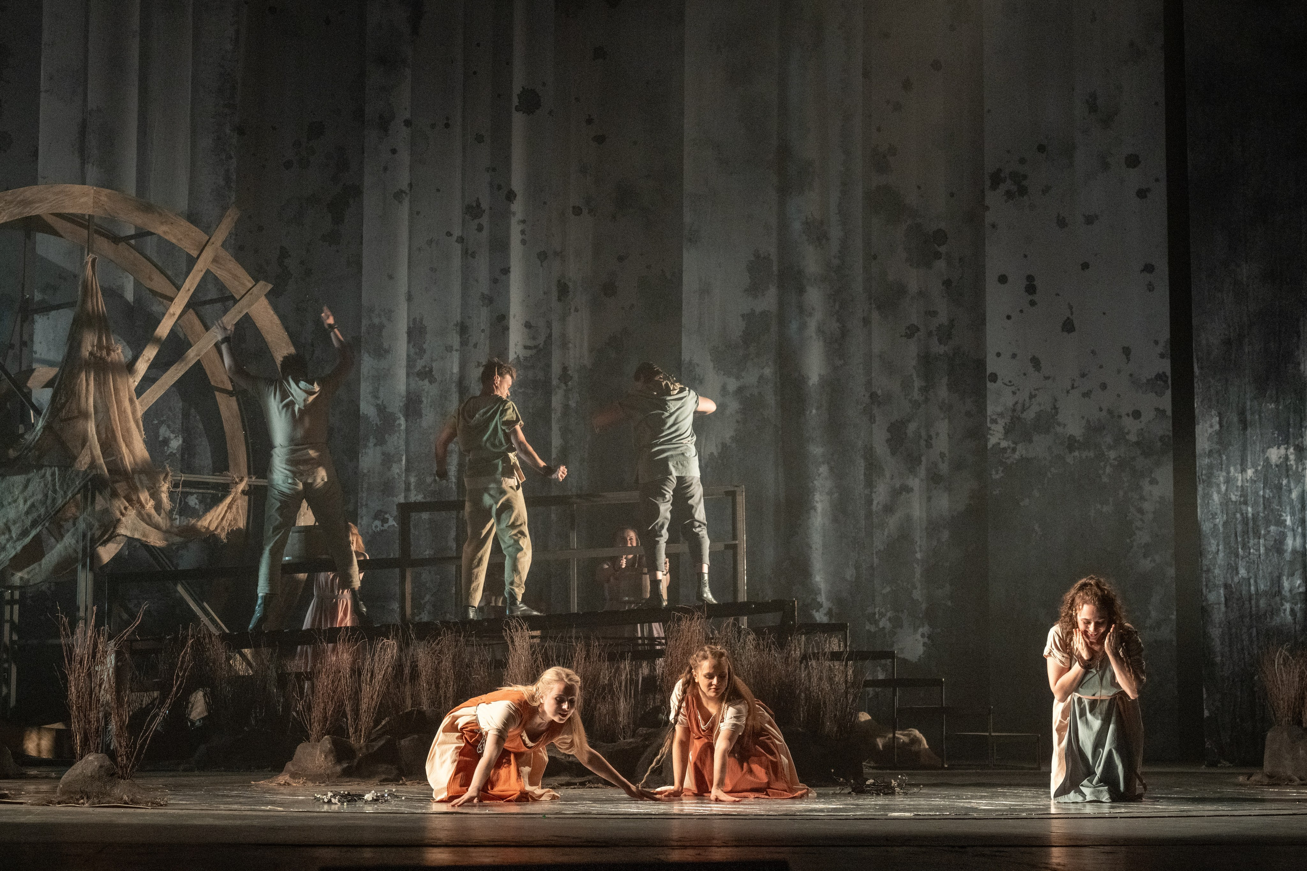 Алтайский молодёжный театр: Яга. Сайт фотографа Сергея Абрамова