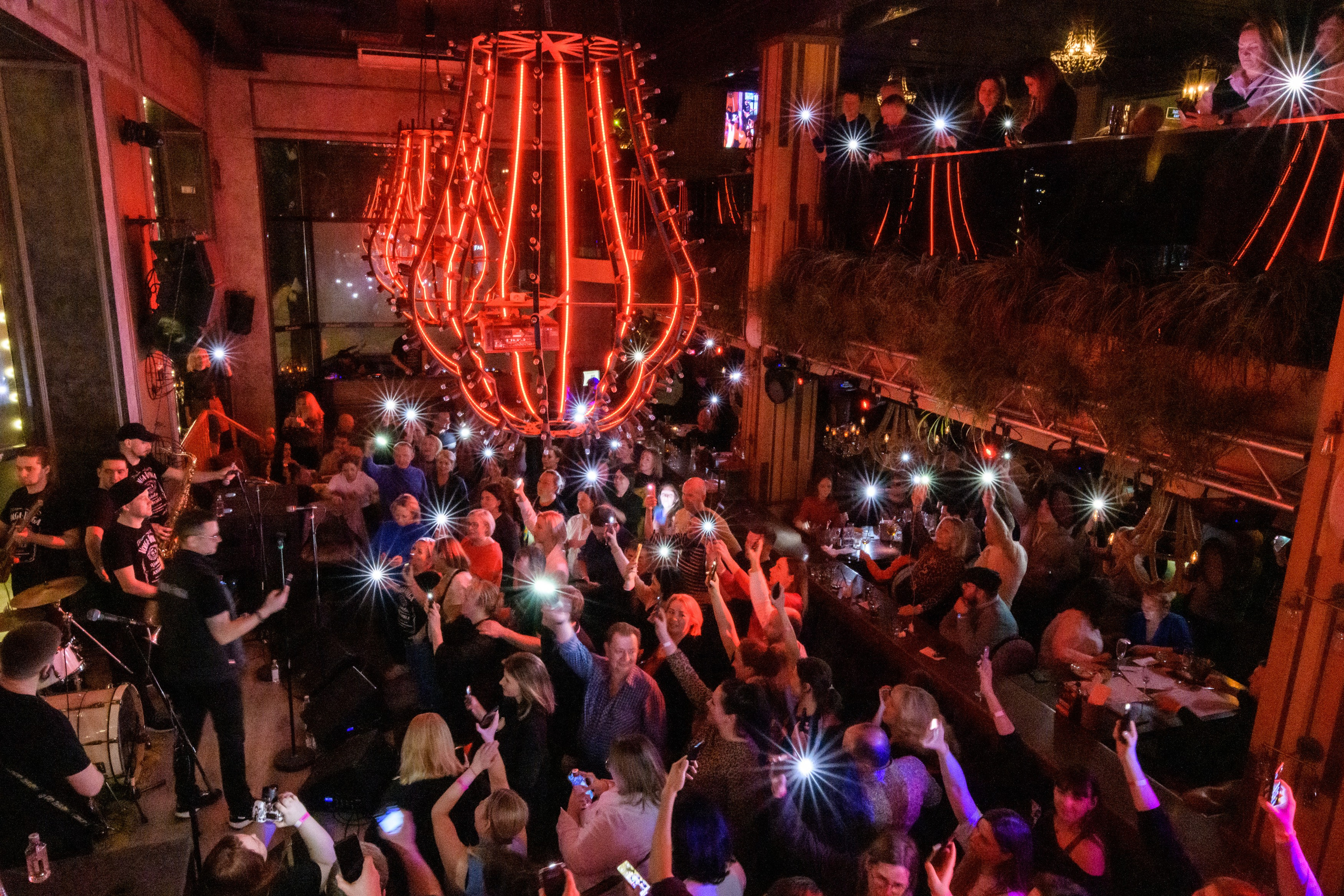 Люстра бар. Репортажный фотограф Сергей Дроздов