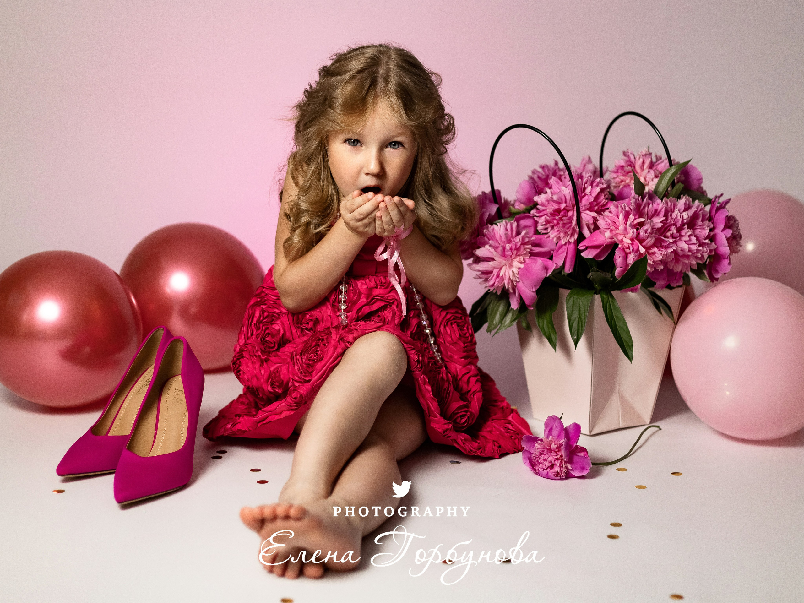 «Модница в розовом» В моей студии. Вероника и Александра. 2024. Фотограф Пермь. Свадьбы. Семья и дети, школа, д. сад. Фотокниги