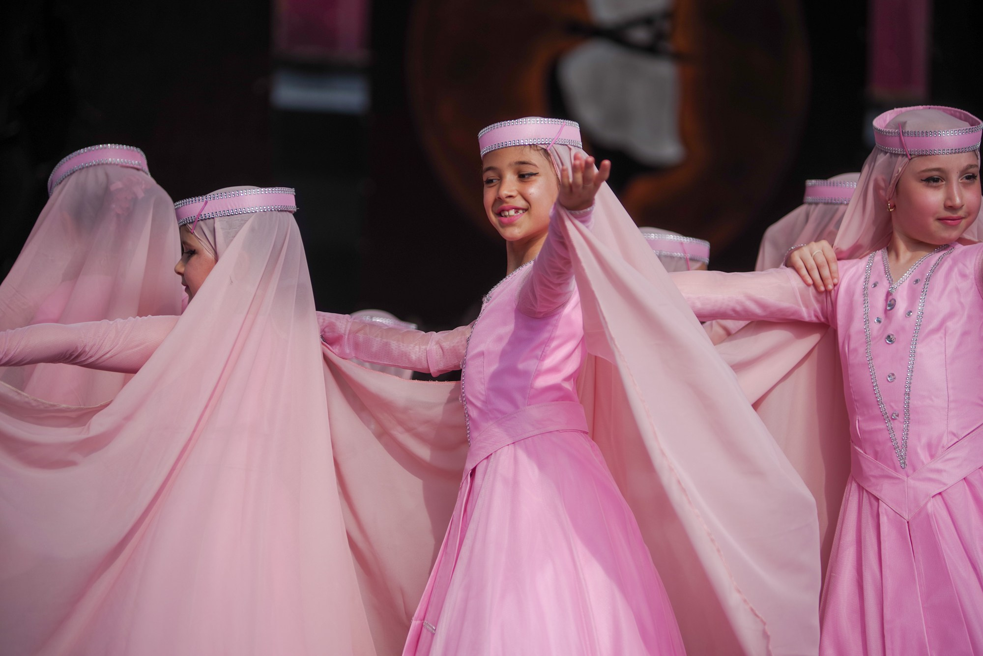 Грузинский танец. Портретный фотограф Денис Милютин