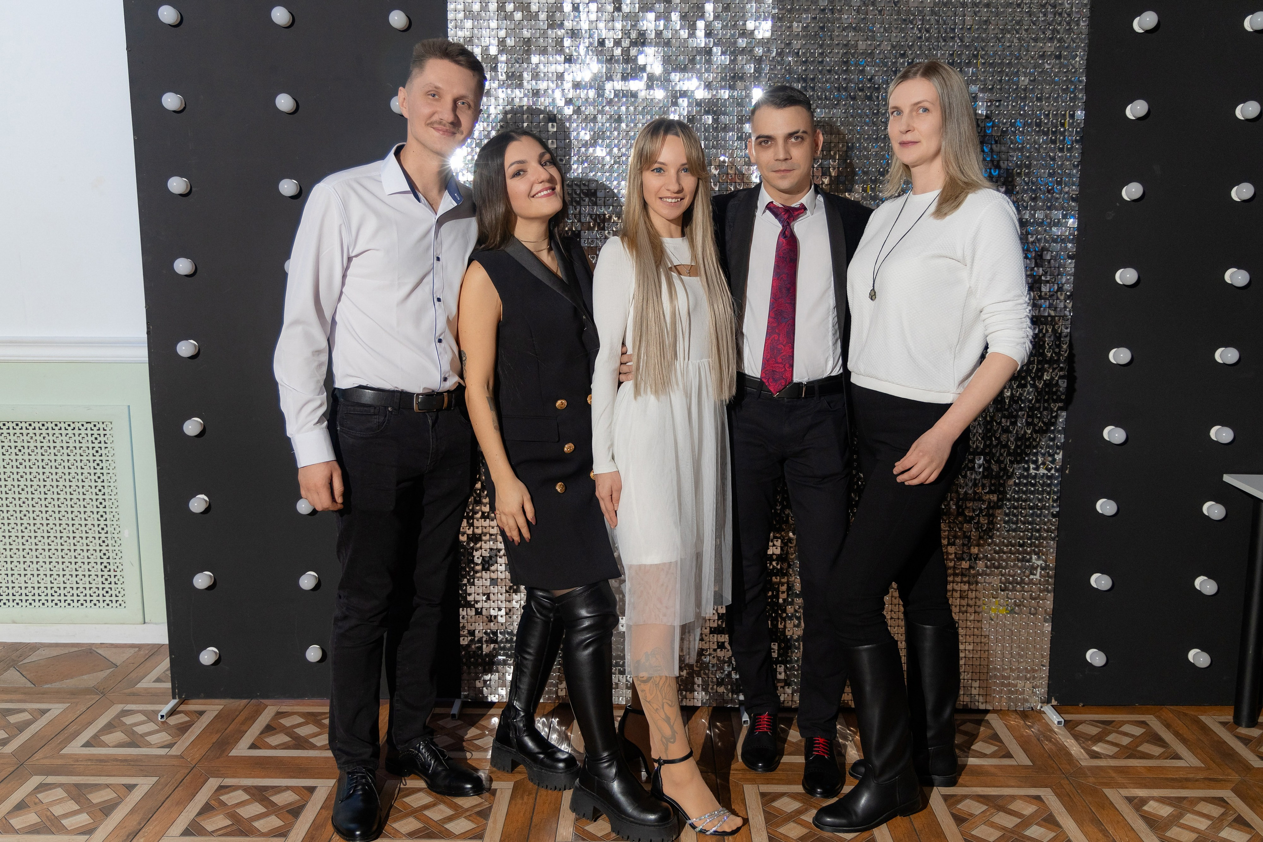 Корпоративная фотосъемка для кафе GARAGE | Новый год 2025 | Минск. Свадебный фотограф в Минске/Беларуси Сергей Спиридонов