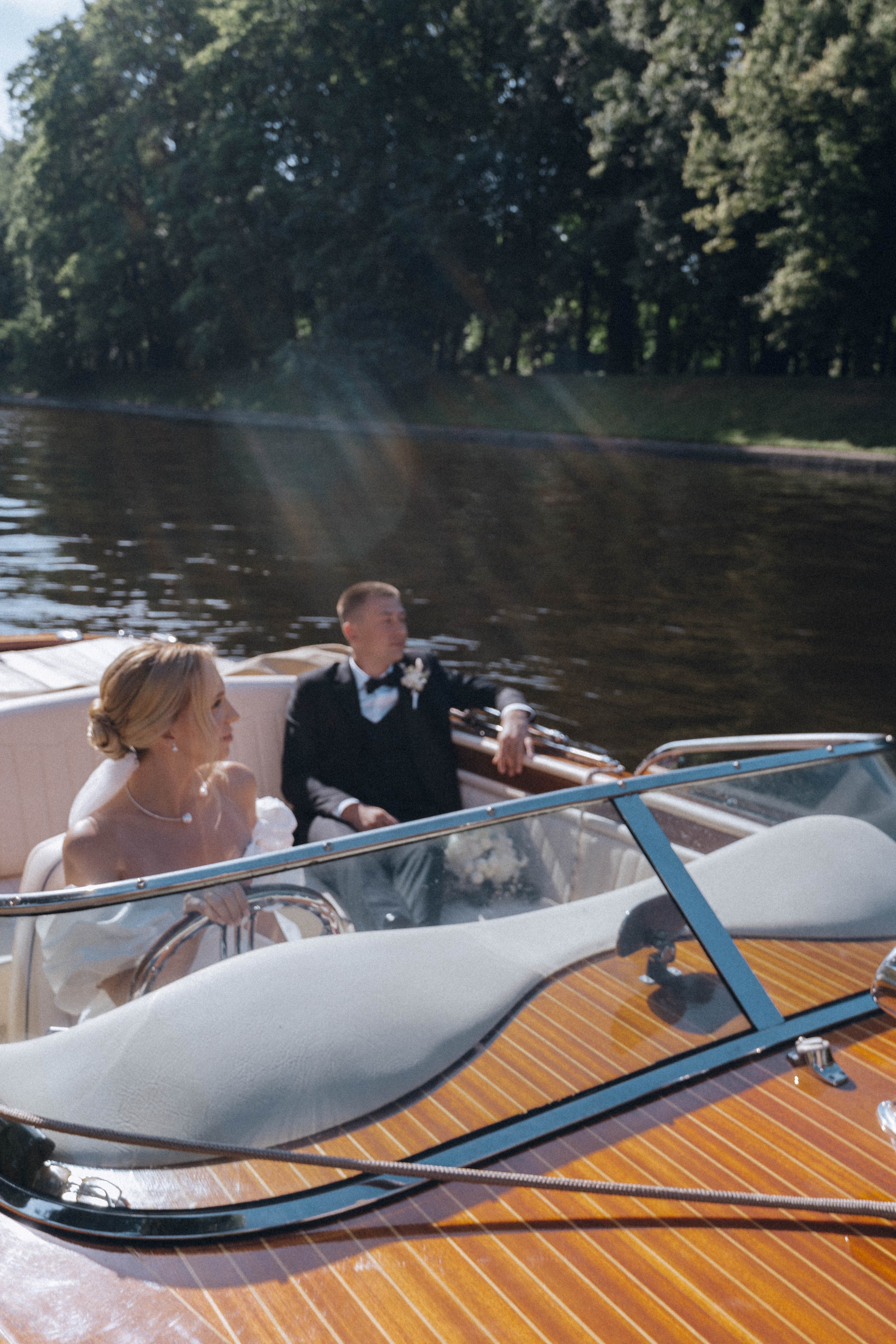 СВАДЕНБНАЯ СЬЕМКА НА КАТЕРЕ ПО КАНАЛАМ САНКТ-ПЕТЕРБУРГА И В АКВАТОРИИ НЕВЫ. Профессиональный фотограф, Санкт-Петербург — Виктория Богомолова