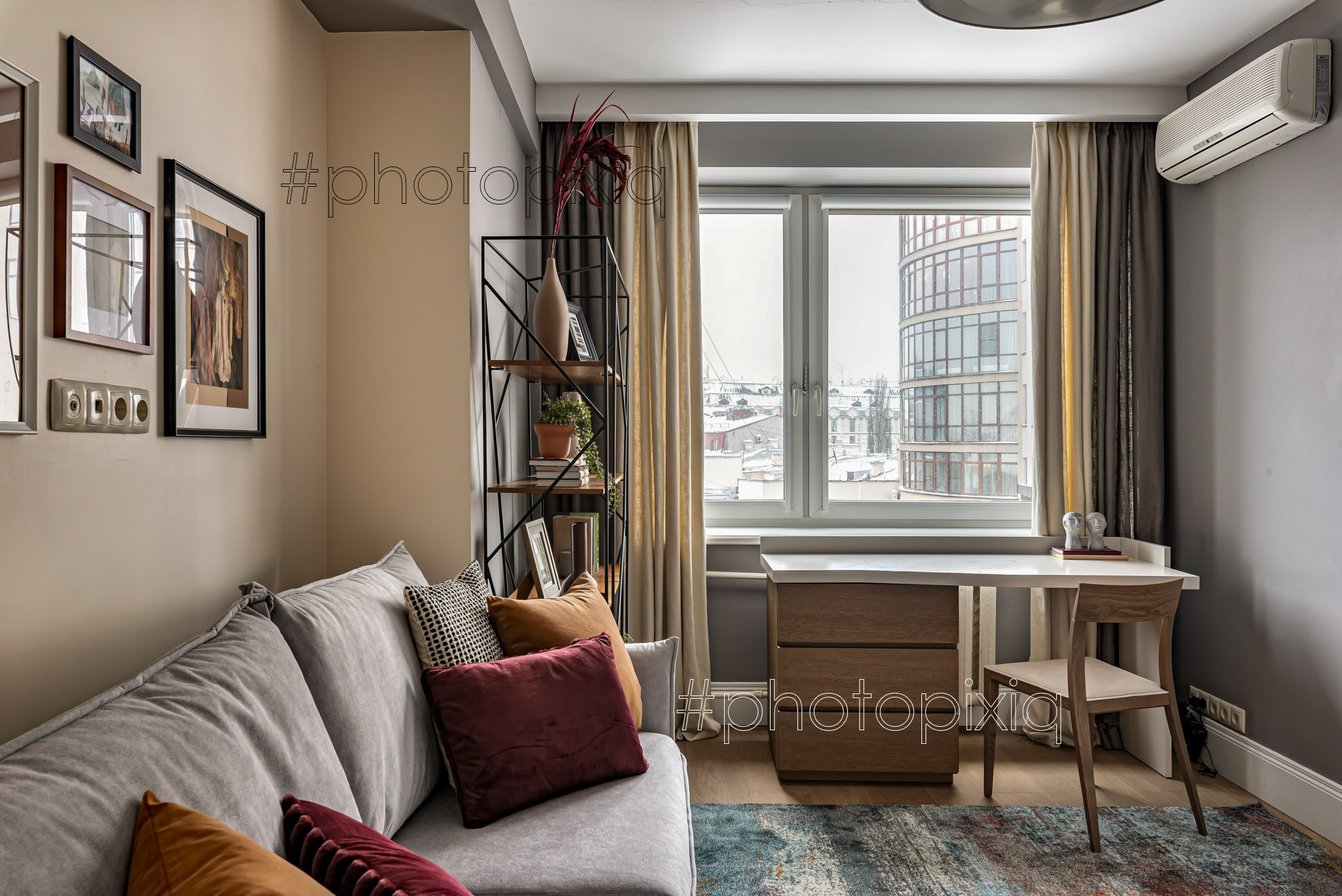 Интерьерный фотограф Кузнецов Сергей - фото дизайна кабинета в квартире от J&M studio 