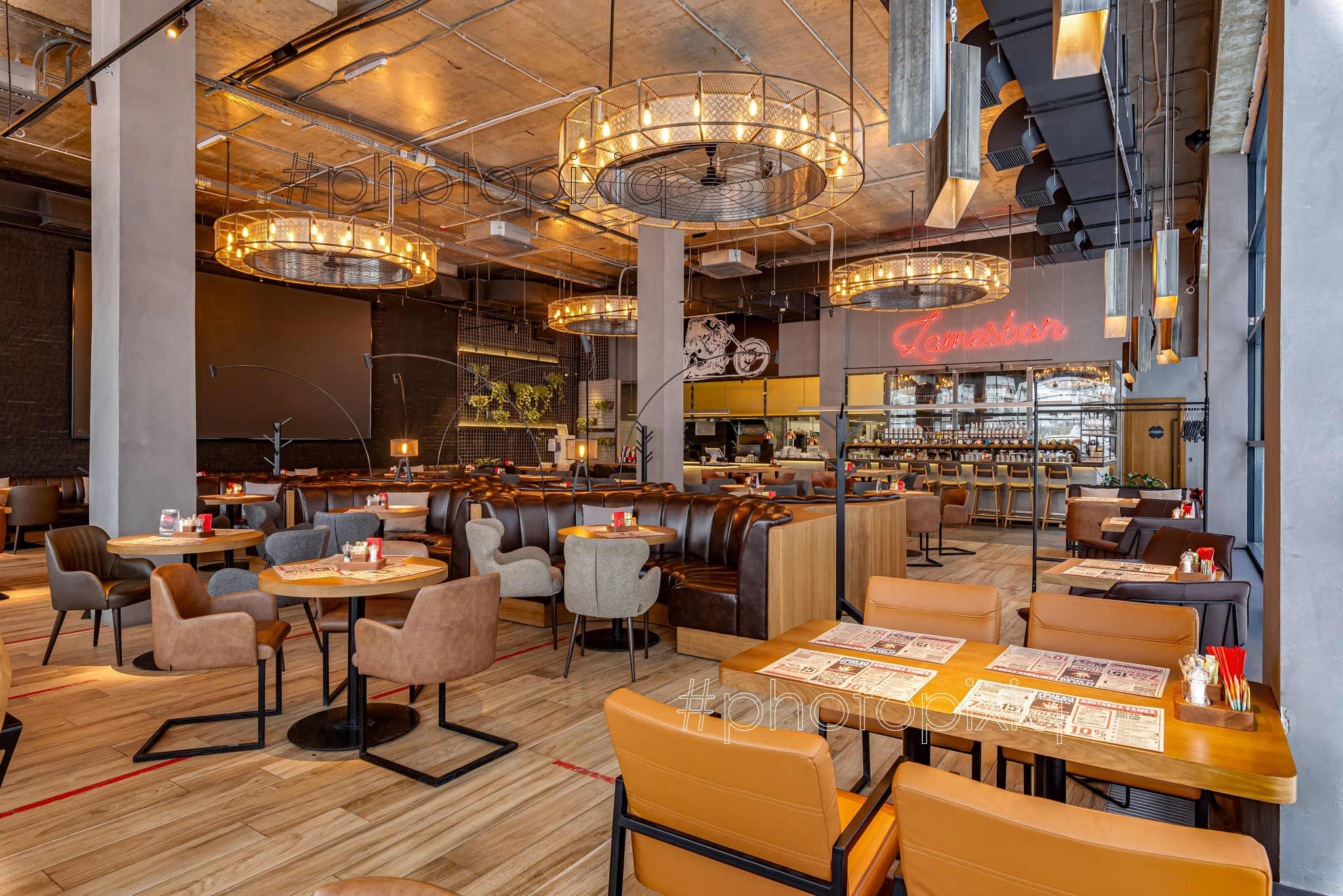 Интерьерная съёмка ресторана ZAMES beer & greill. Интерьерная съёмка и виртуальные туры — Интерьерный фотограф Кузнецов Сергей (photopixiq)