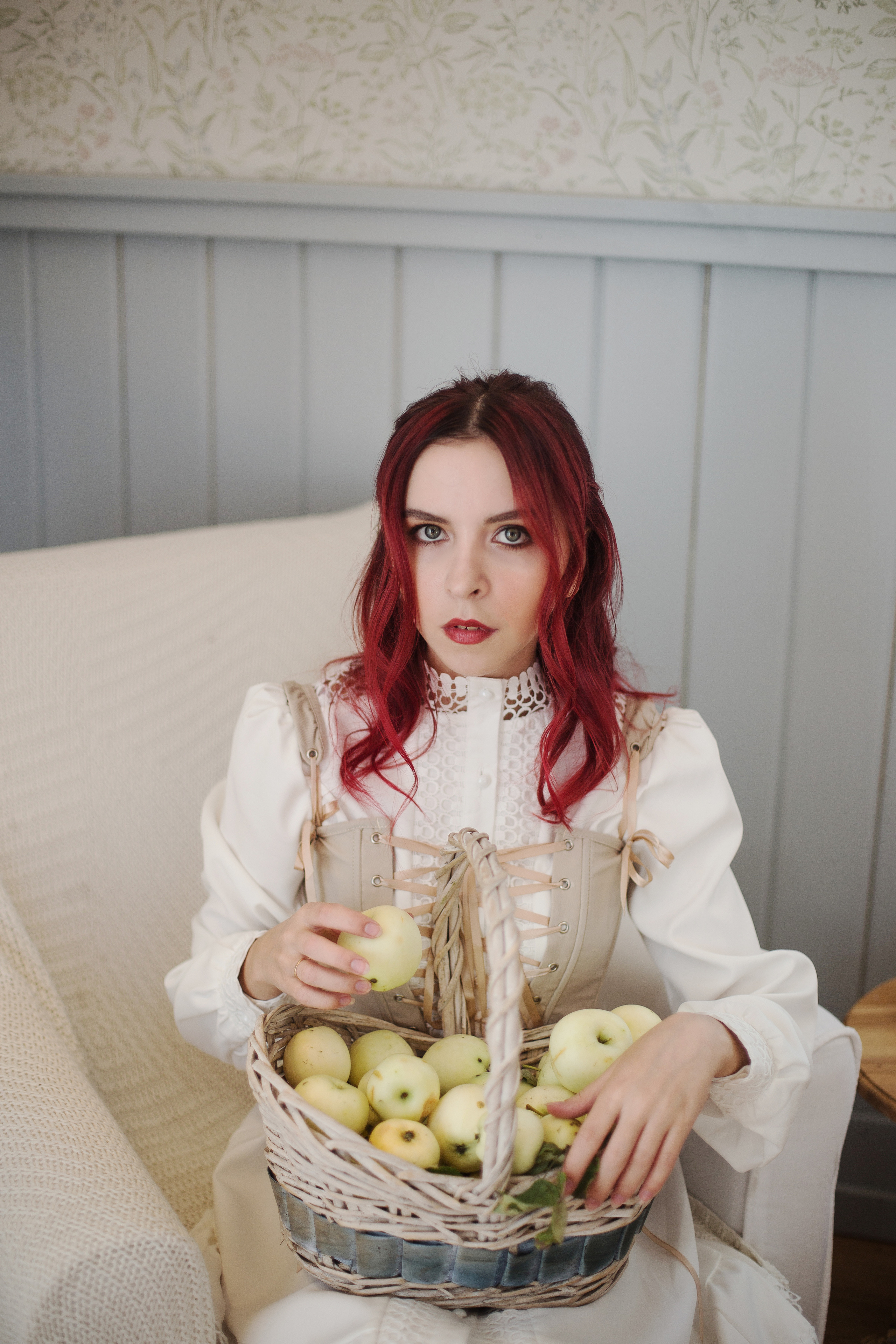 Inst: Md: @rom.viki Mua: @evgenia_makeuphair Org: @creative_photoday Loc: @leonadacha