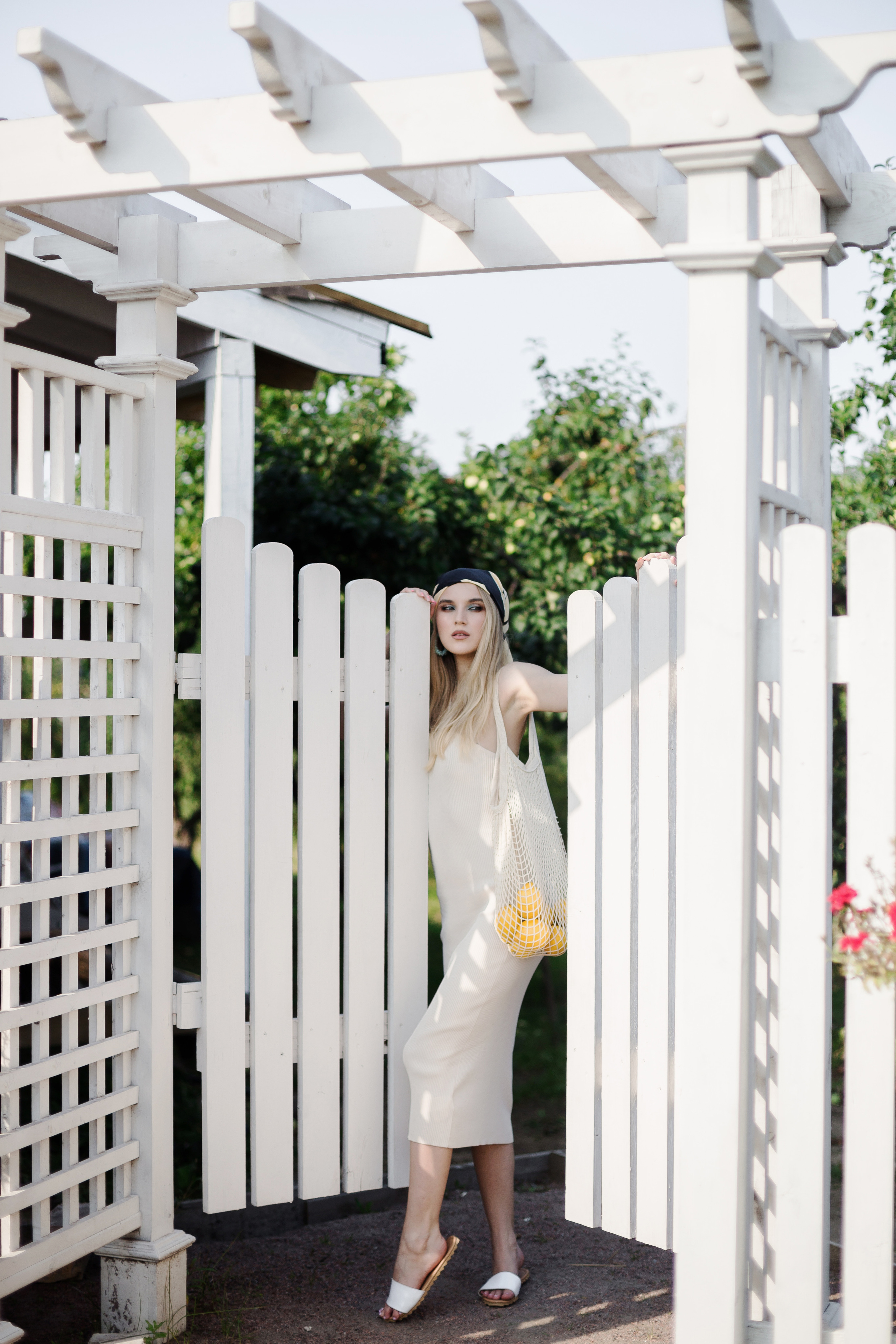 Inst: Md: @ellkomakup_ Mua: @ellkomakup_  Org: @creative_photoday Loc: @leonadacha