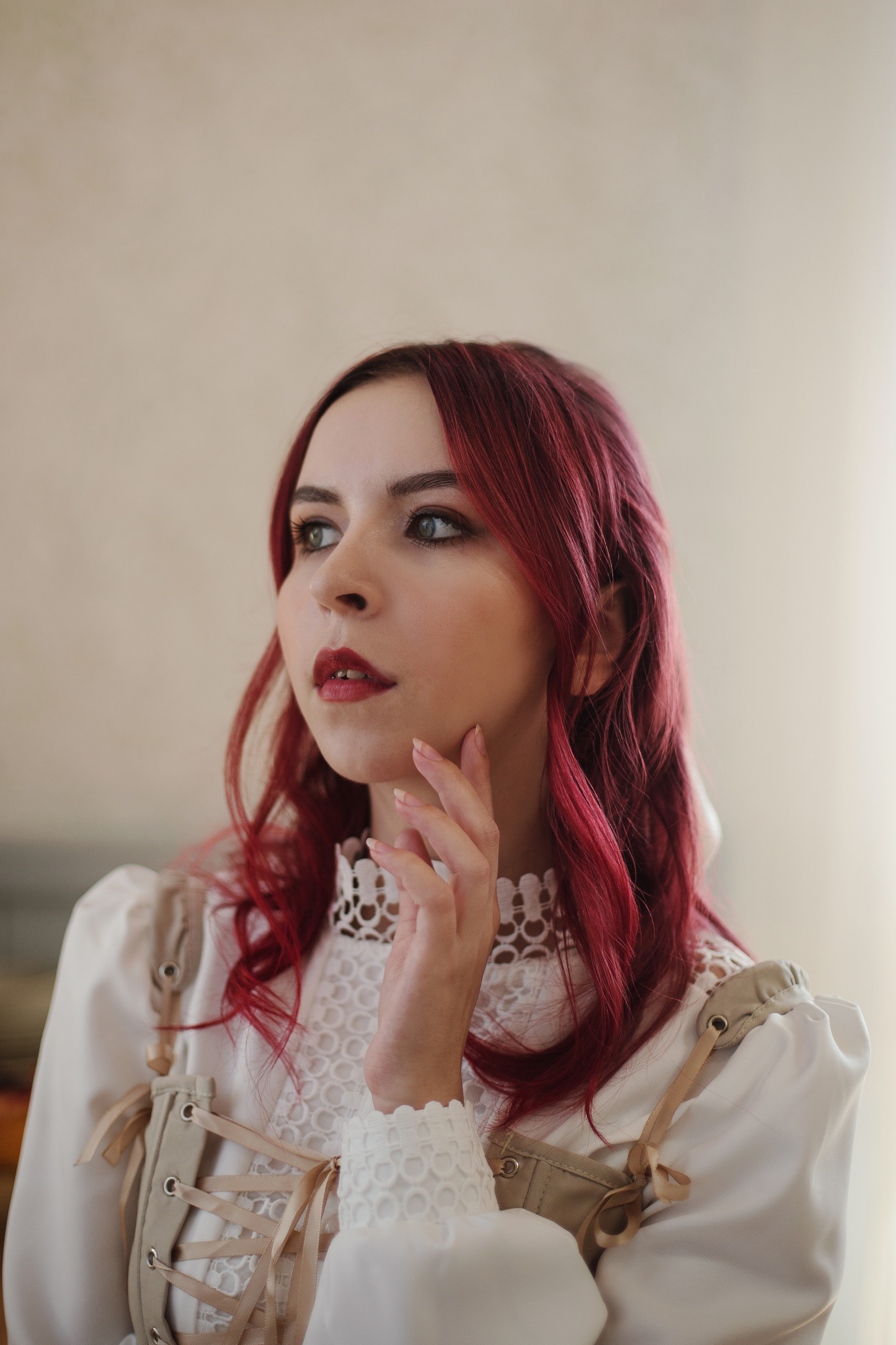 Inst: Md: @rom.viki Mua: @evgenia_makeuphair Org: @creative_photoday Loc: @leonadacha