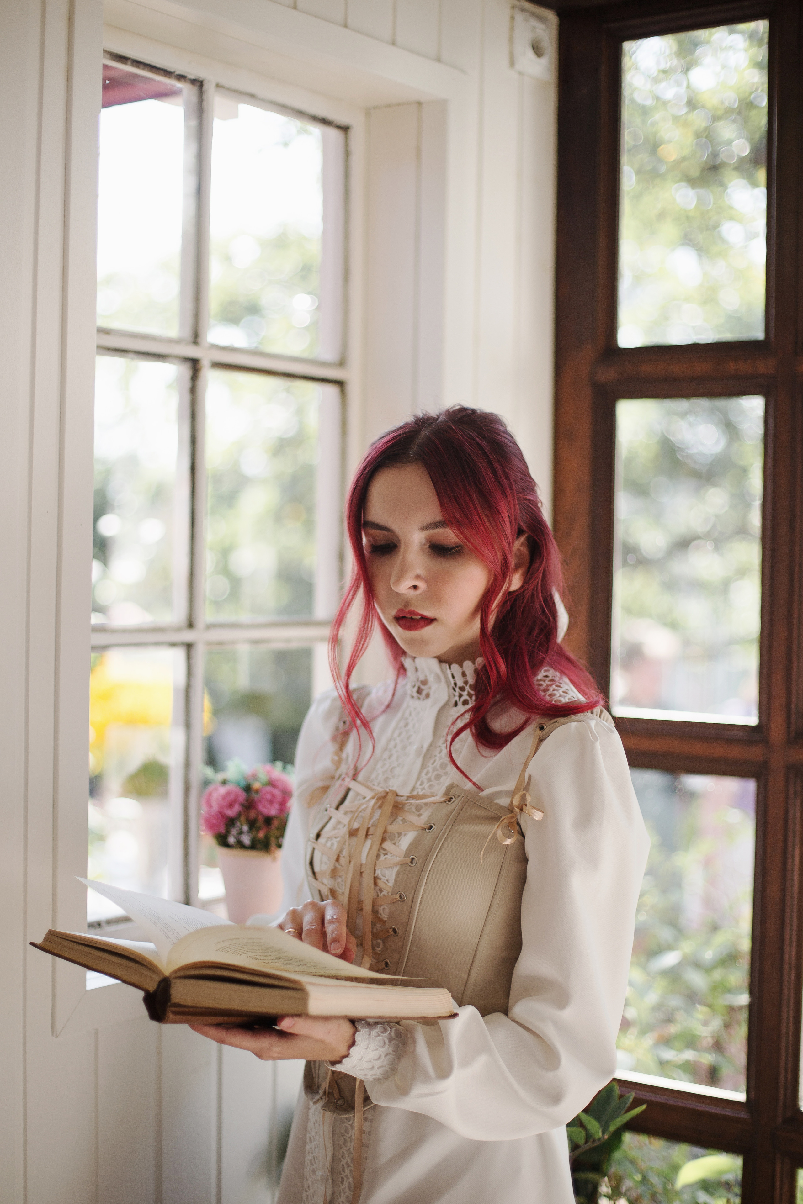 Inst: Md: @rom.viki Mua: @evgenia_makeuphair Org: @creative_photoday Loc: @leonadacha