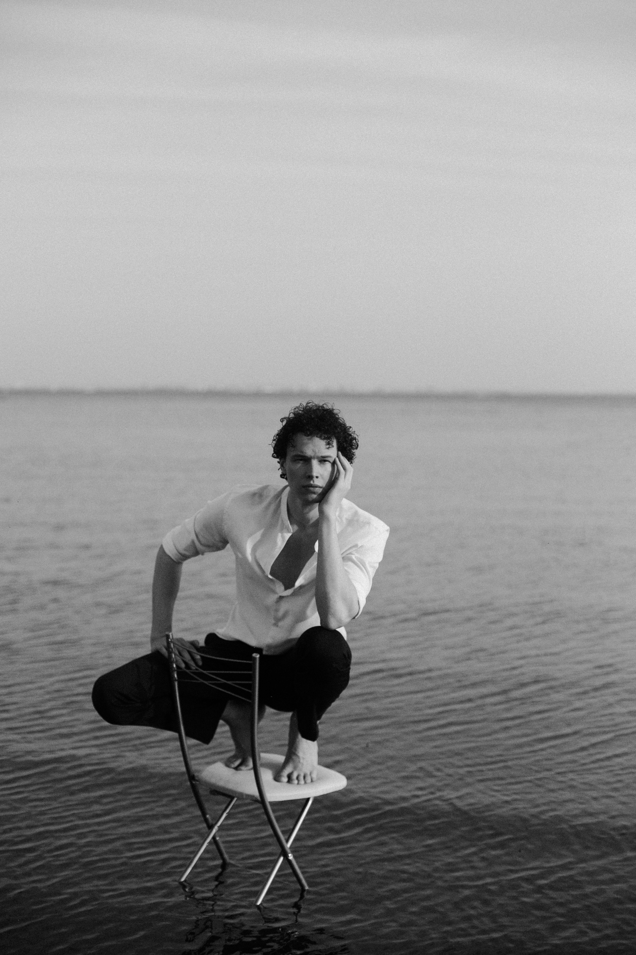 Inst: Md: @uqvivalento Org: @divine_photoproject