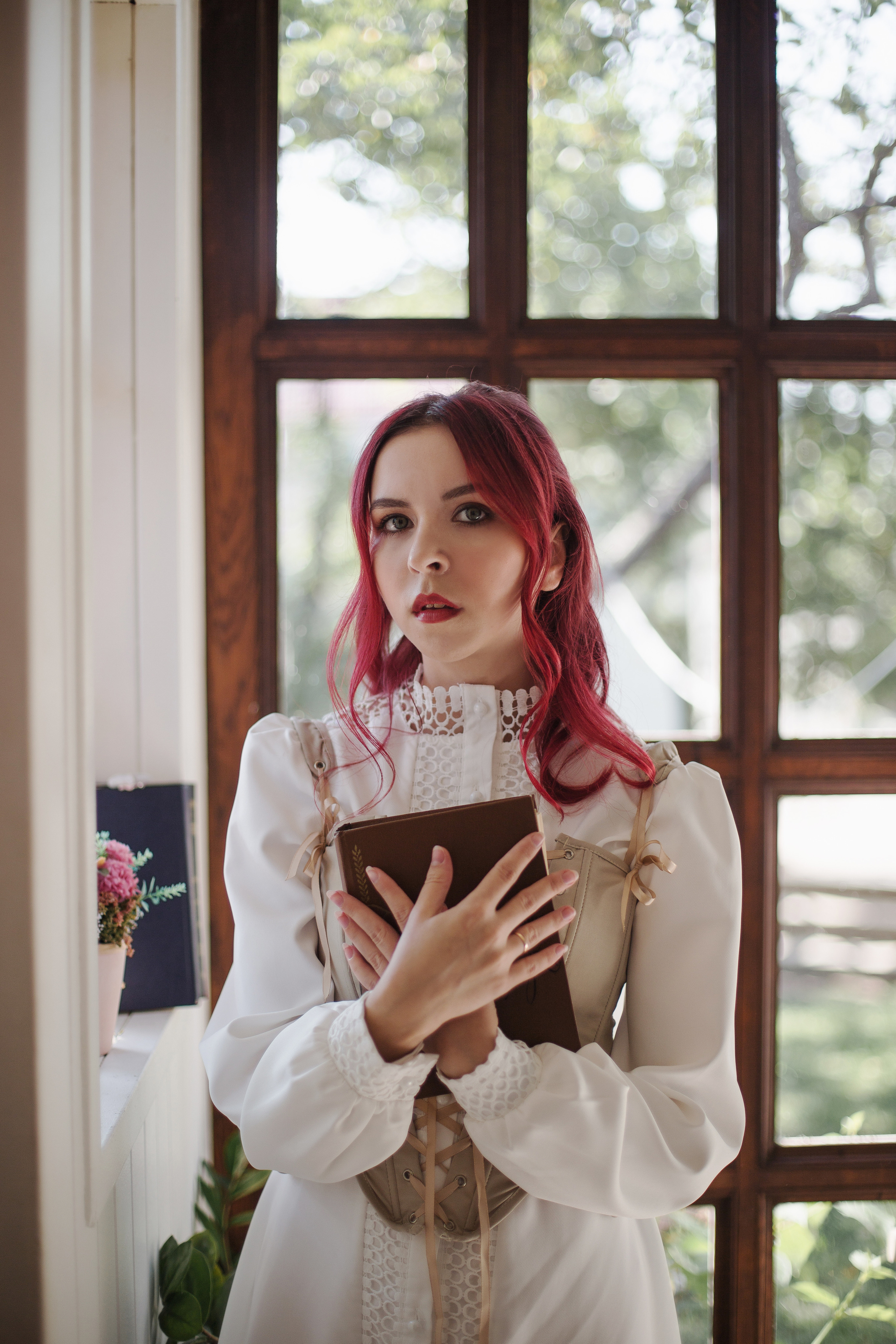 Inst: Md: @rom.viki Mua: @evgenia_makeuphair Org: @creative_photoday Loc: @leonadacha