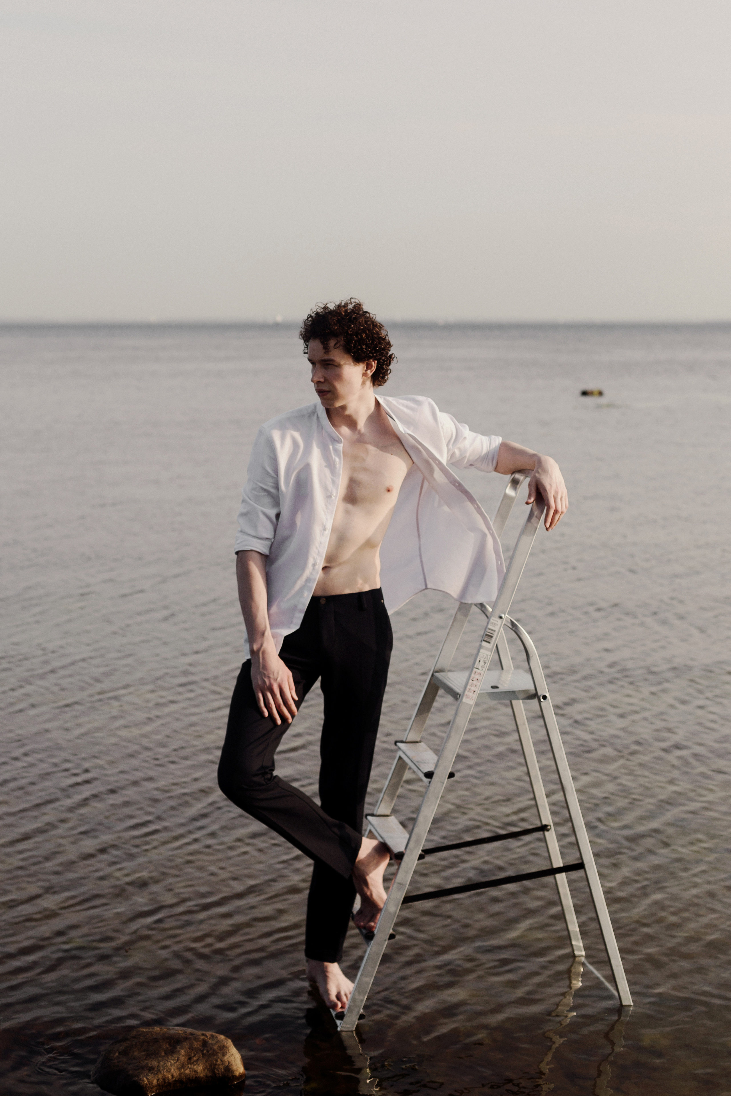 Inst: Md: @uqvivalento Org: @divine_photoproject