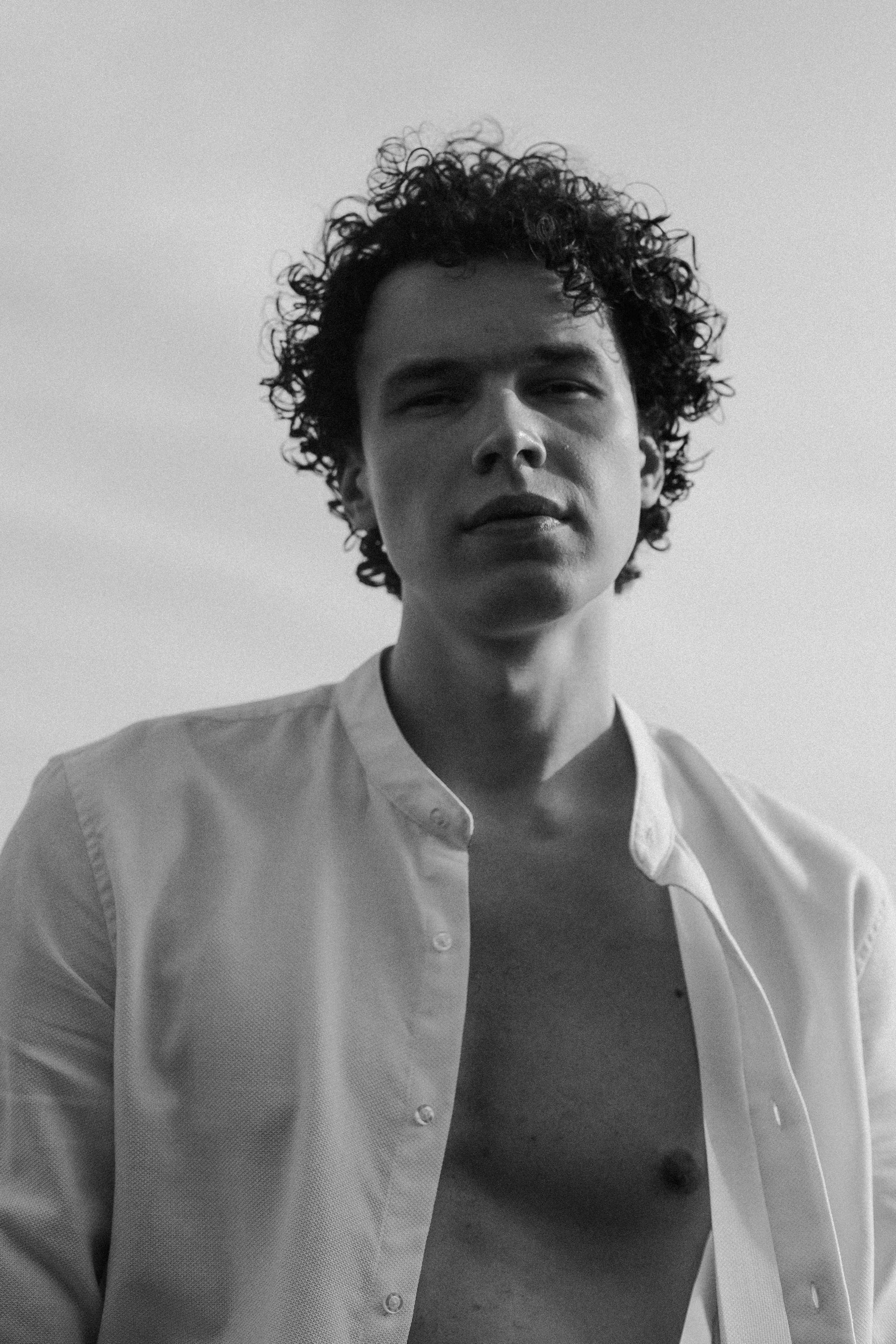 Inst: Md: @uqvivalento Org: @divine_photoproject