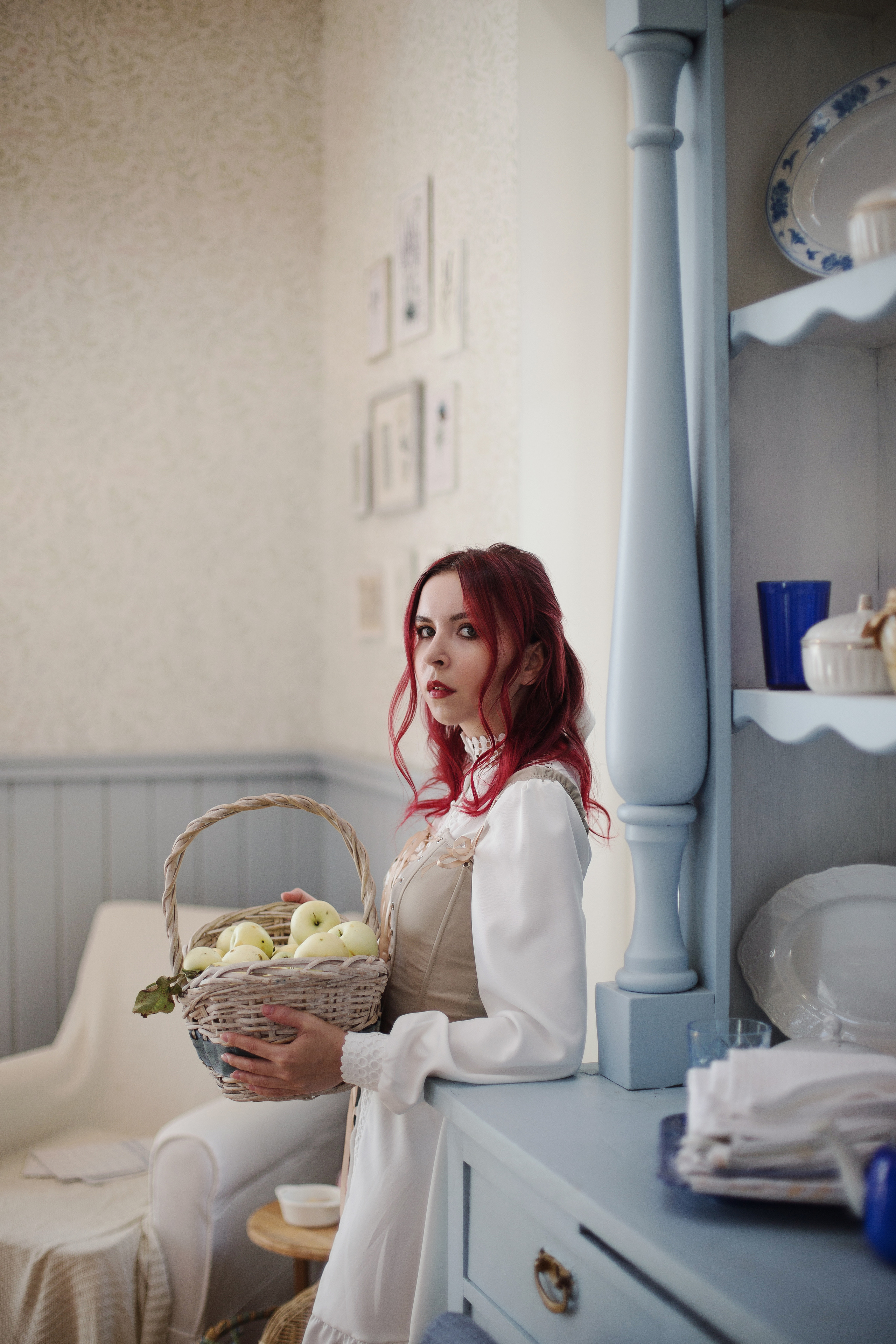 Inst: Md: @rom.viki Mua: @evgenia_makeuphair Org: @creative_photoday Loc: @leonadacha