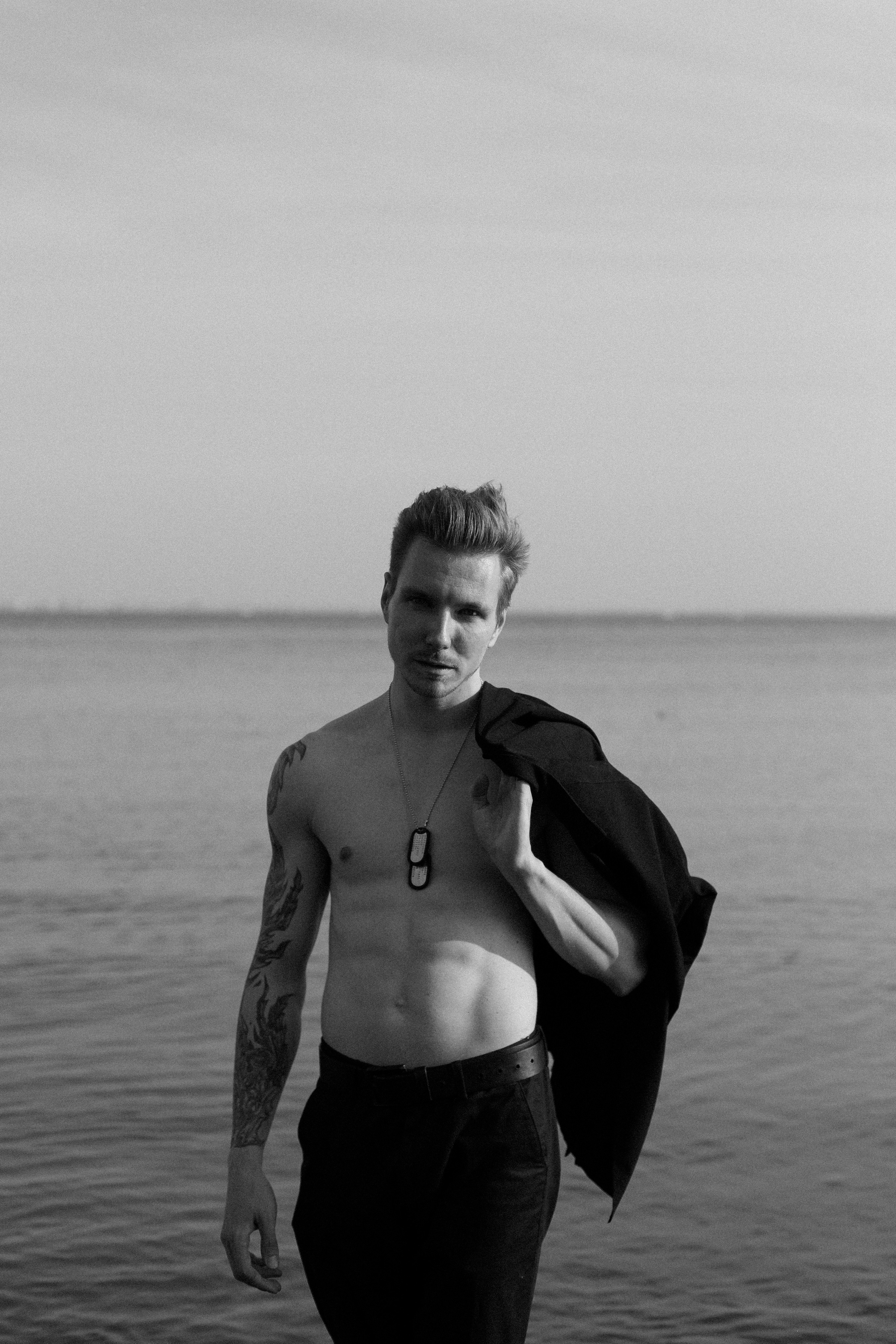 Inst: Md: @cptmarkizi Org: @divine_photoproject