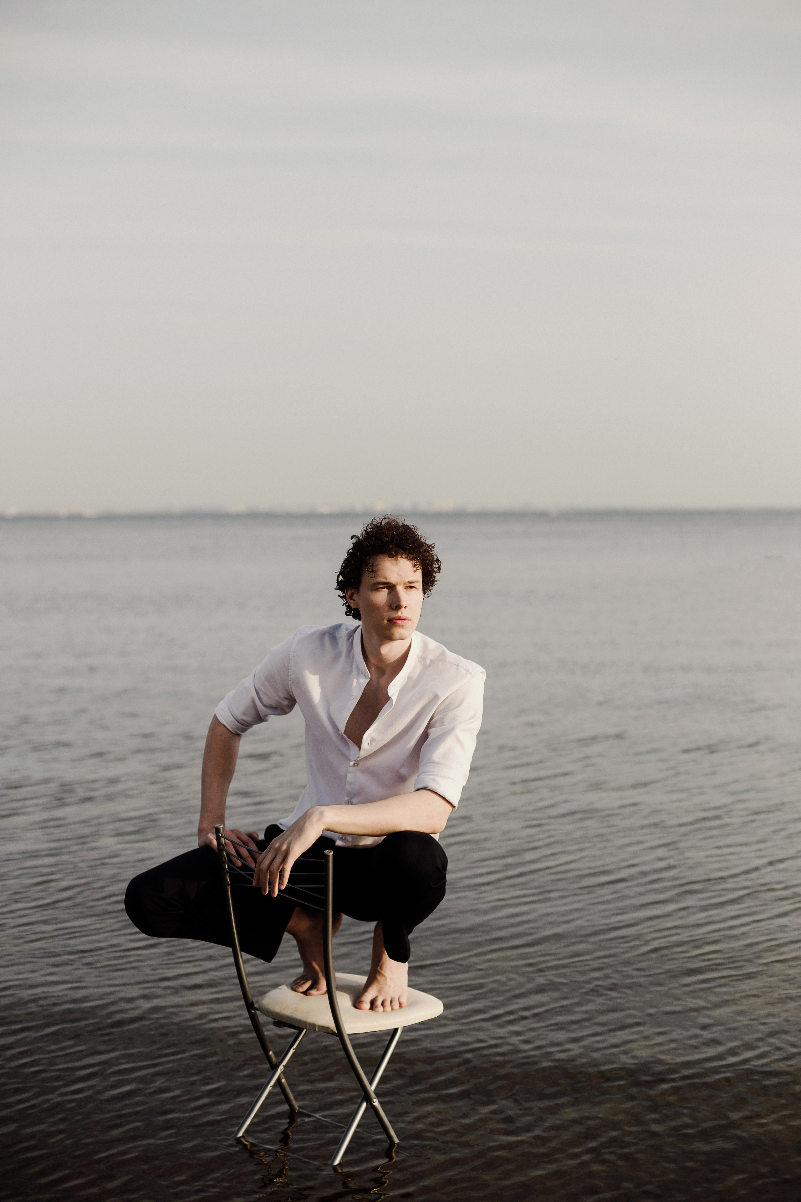 Inst: Md: @uqvivalento Org: @divine_photoproject